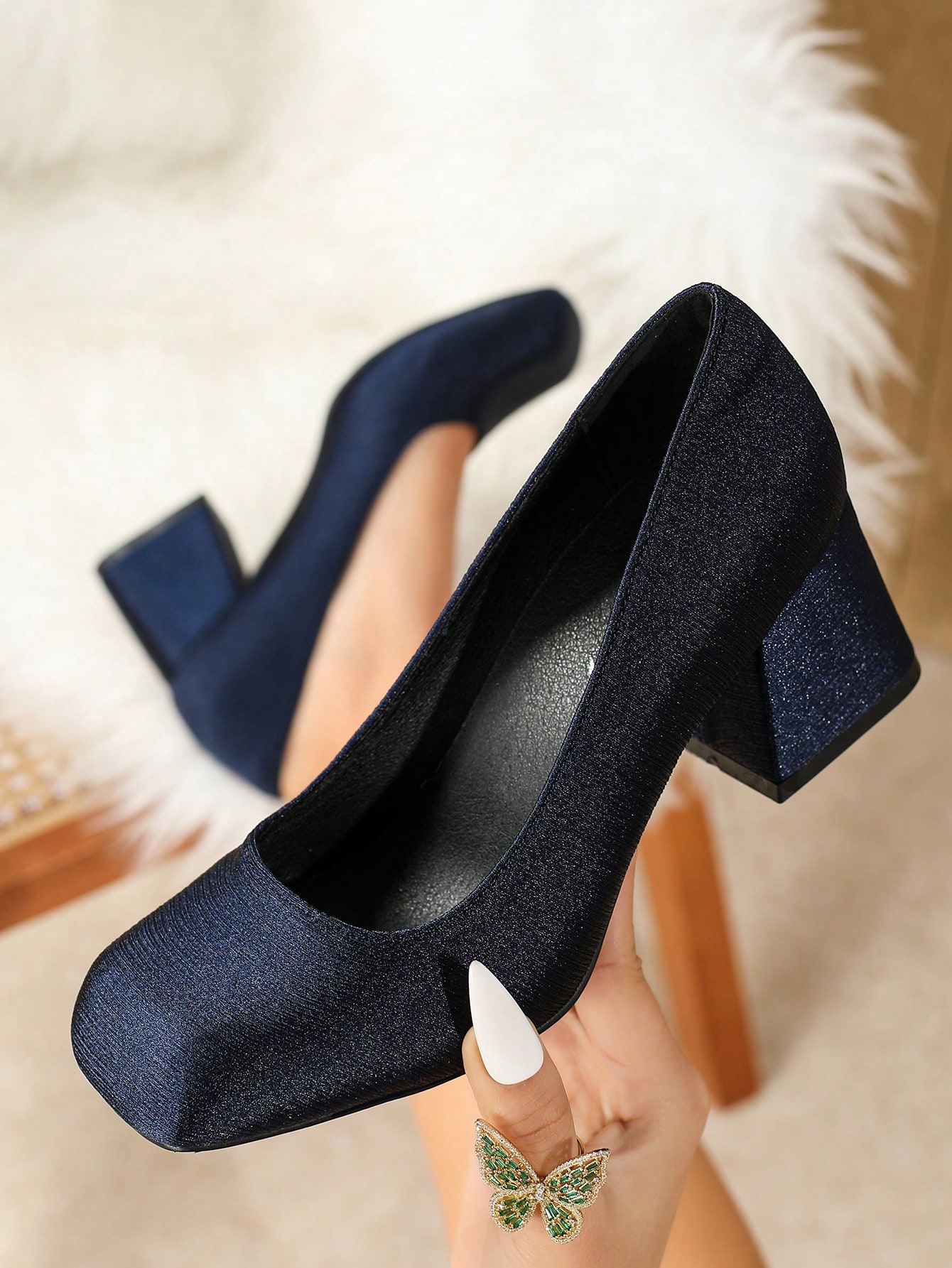 In Navy Blue Women Pumps