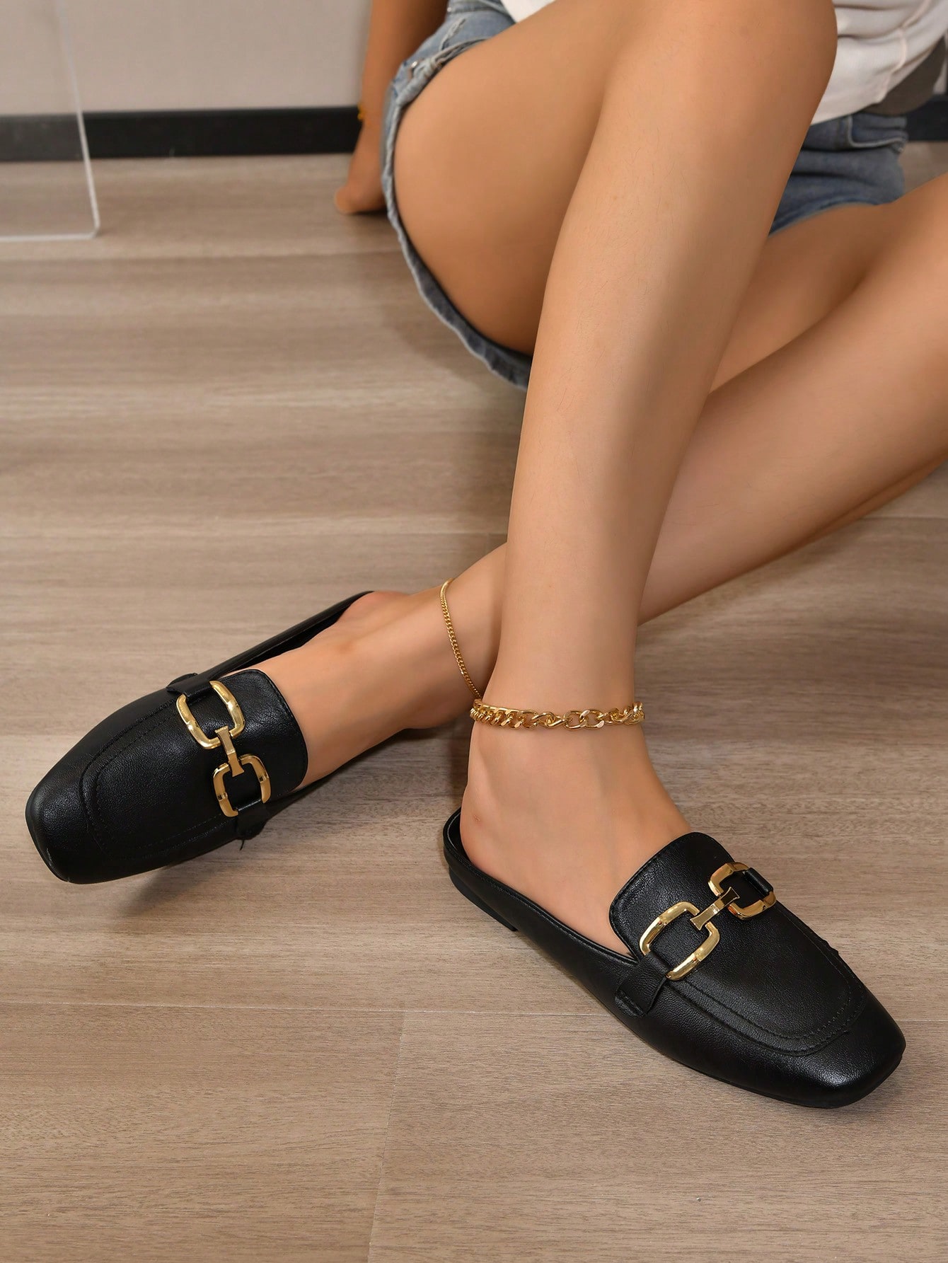 In Black Women Flats