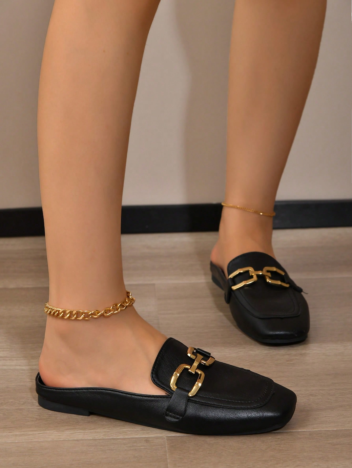 In Black Women Flats