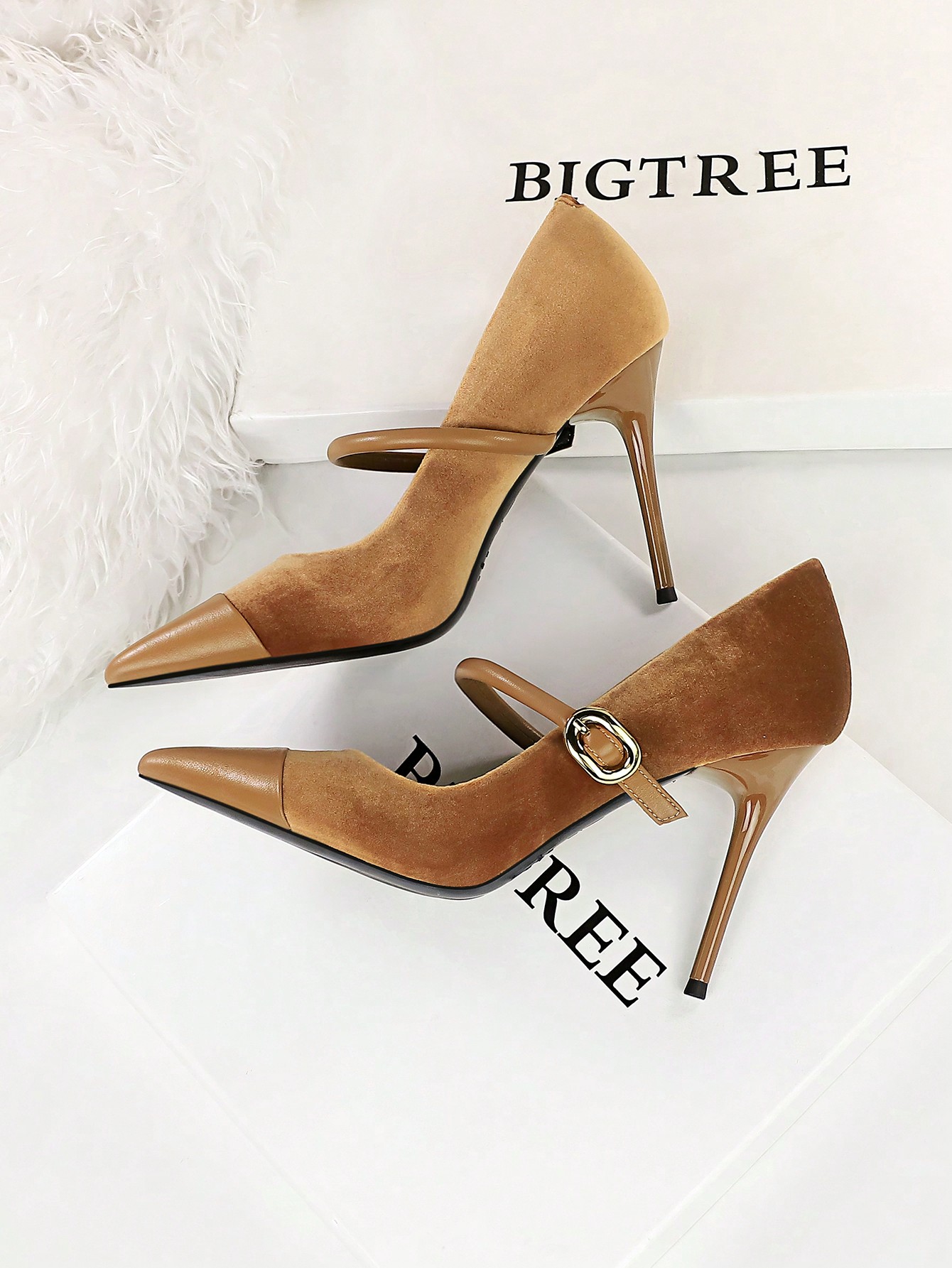 In Camel Women Pumps