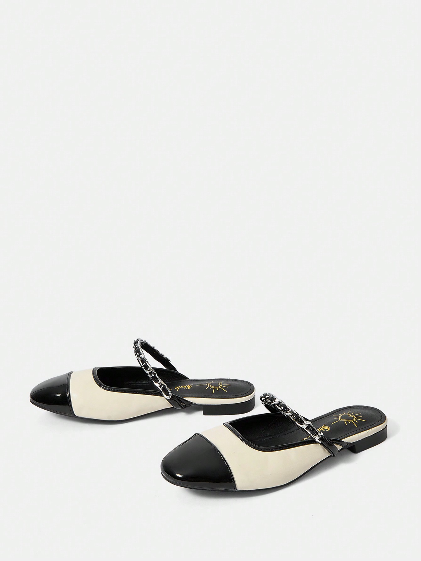 In Black and White Women Flats