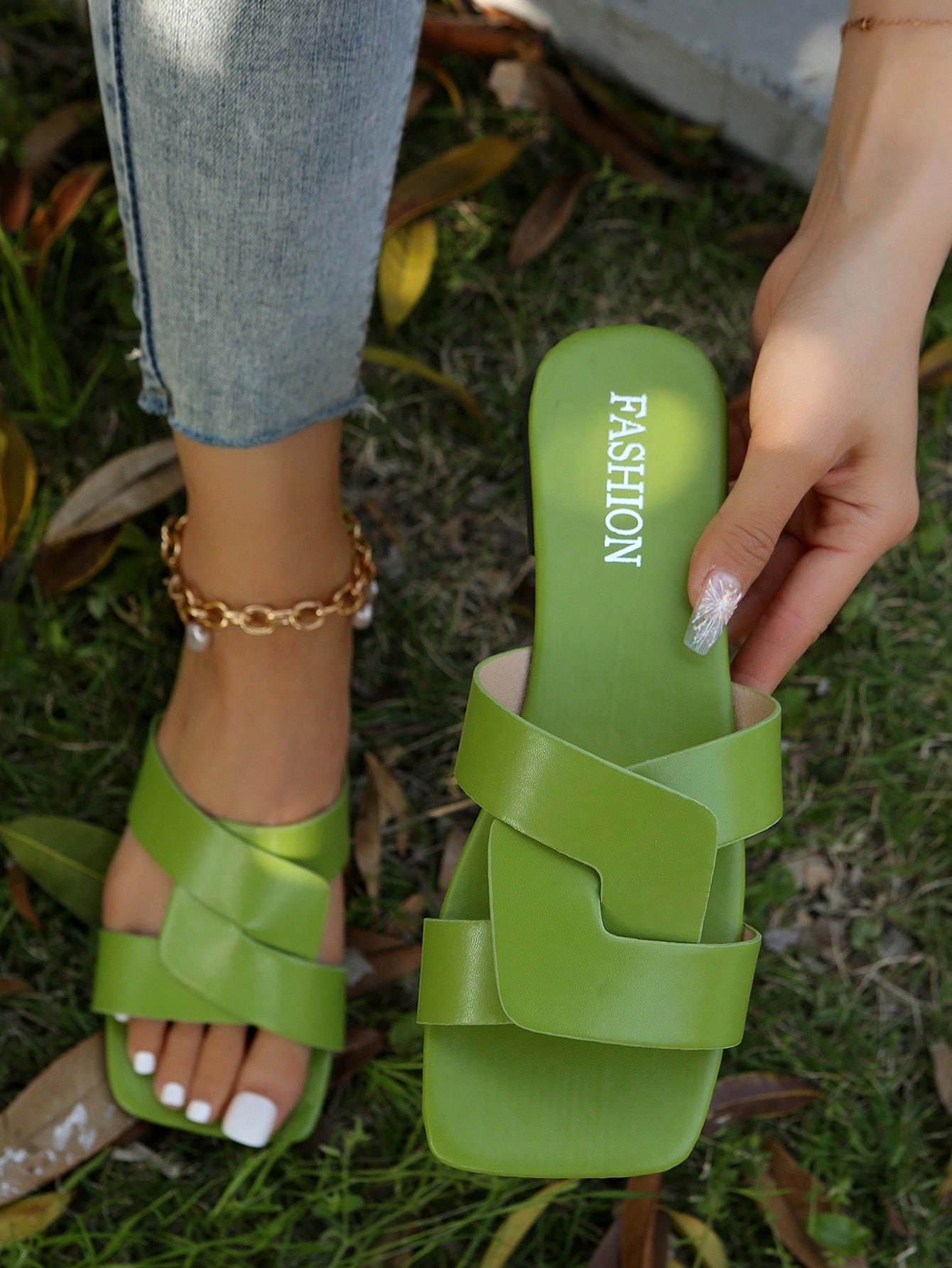 In Green Women Flat Sandals