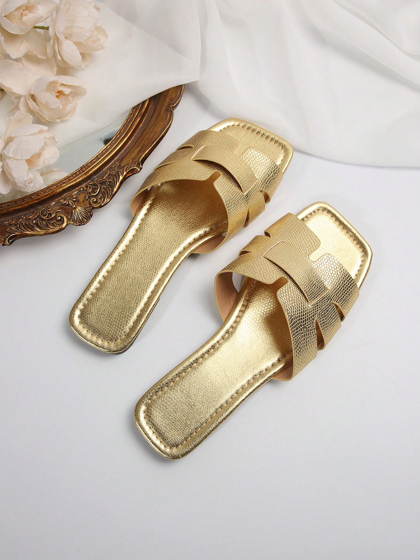 In Gold Women Shoes