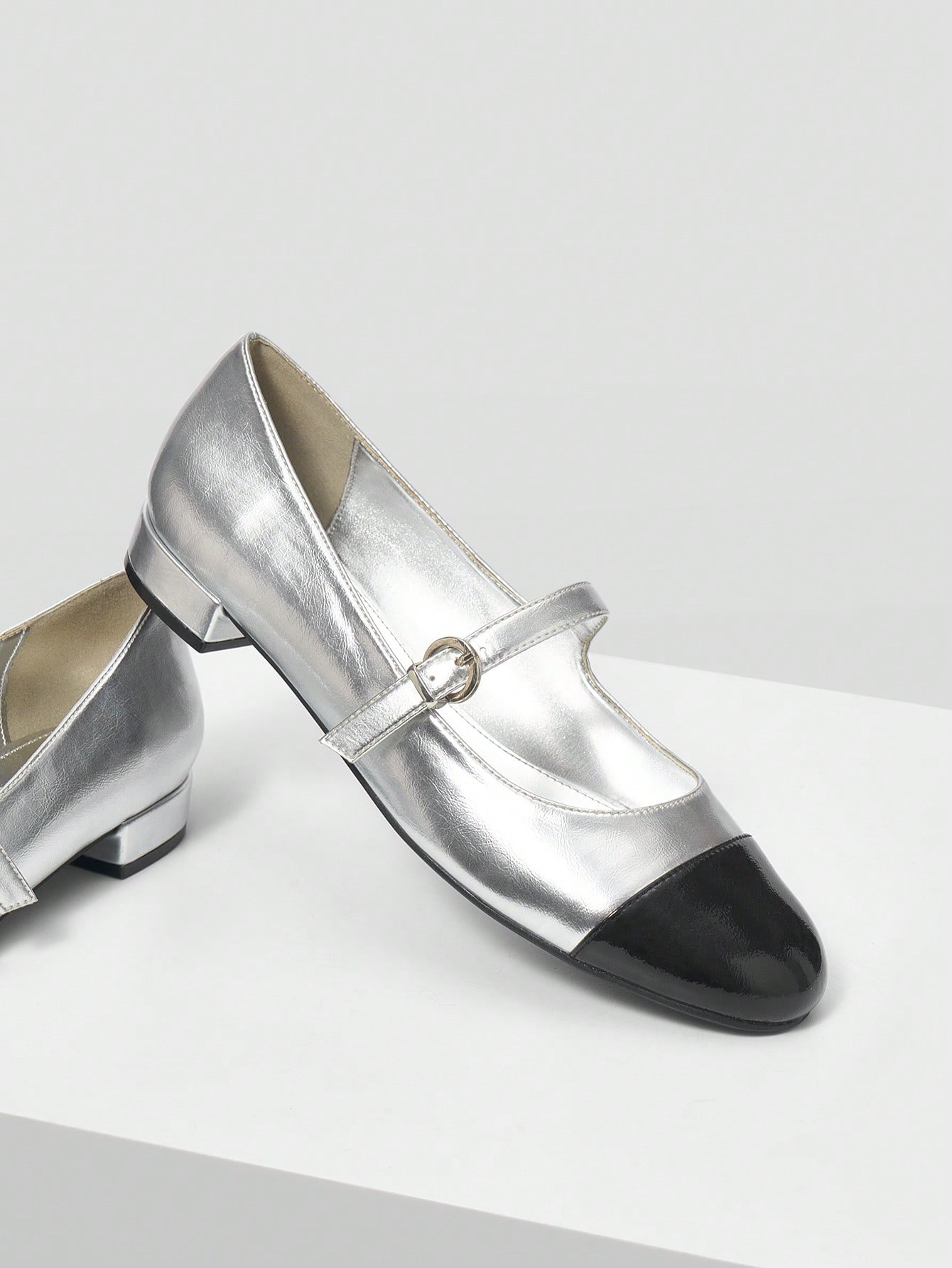 In Silver Women Flats