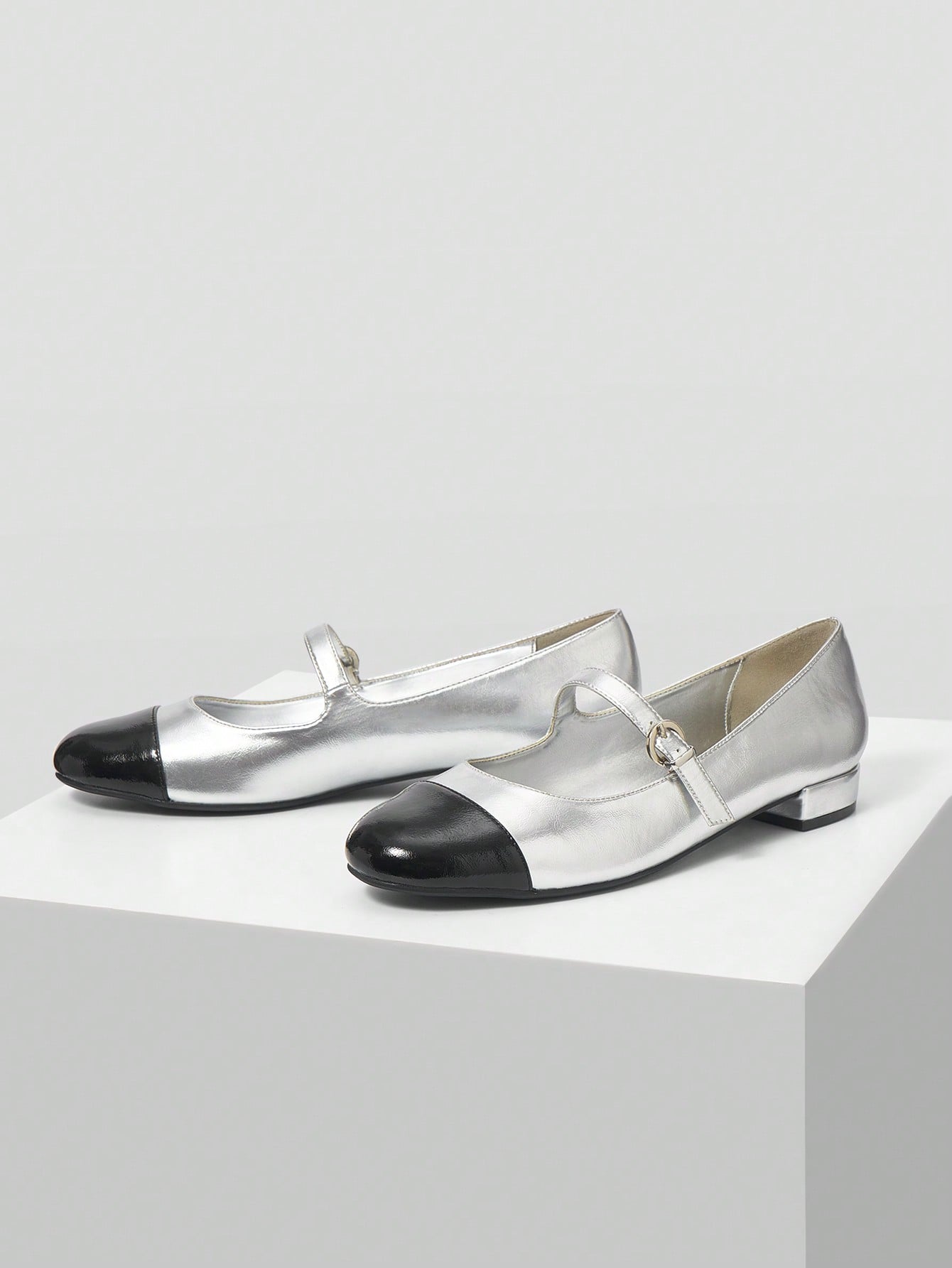 In Silver Women Flats