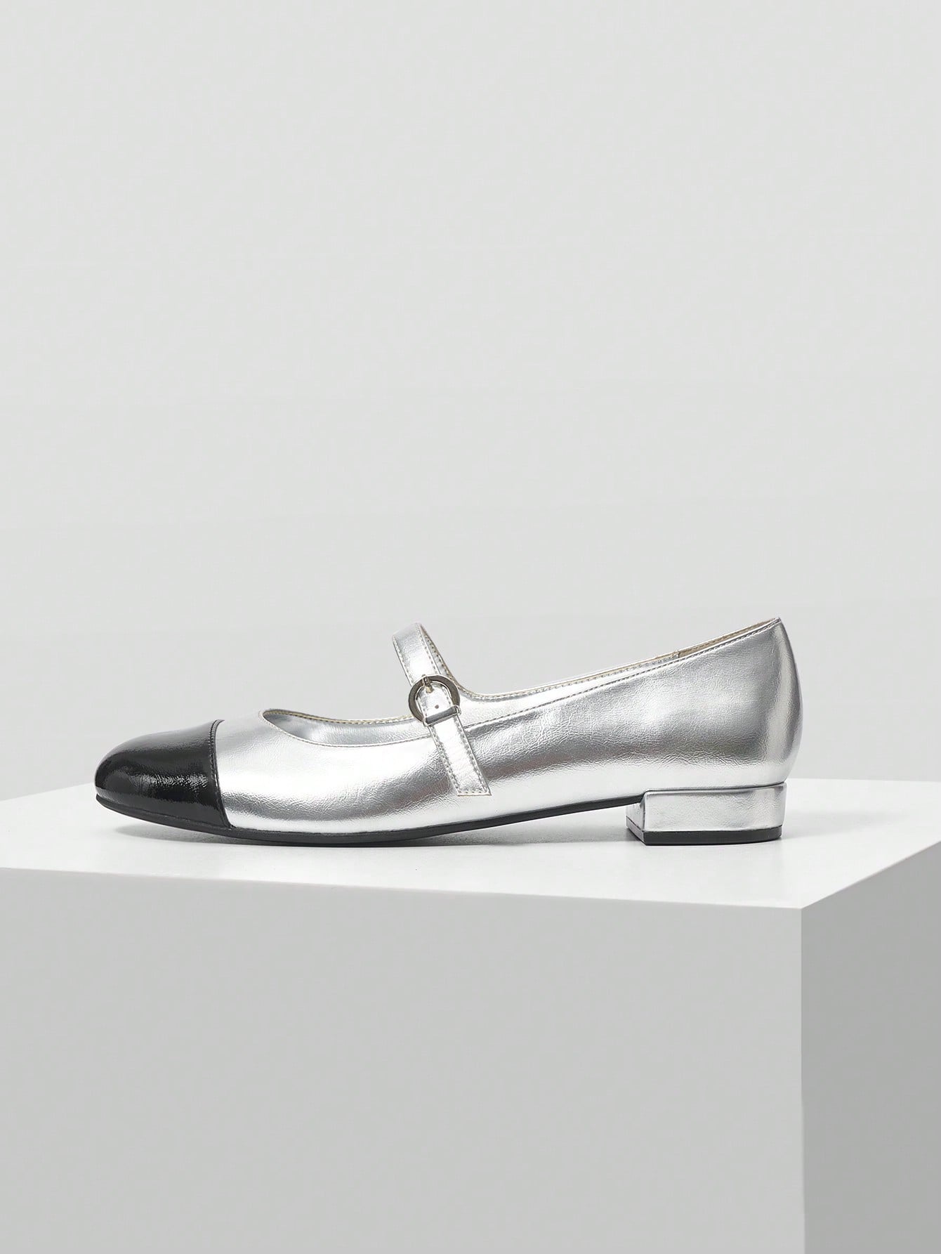 In Silver Women Flats