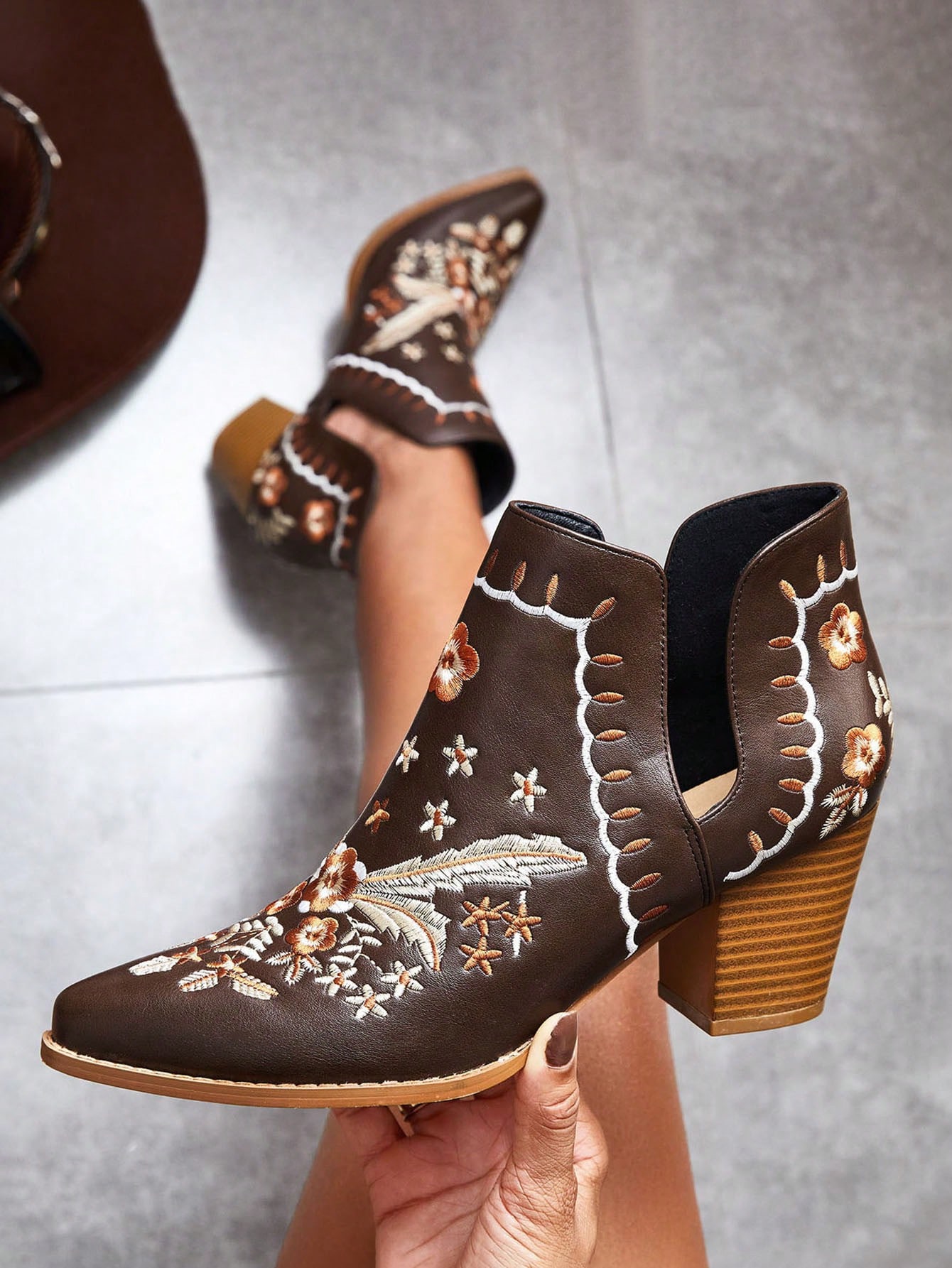 In Coffee Brown Women Fashion Boots