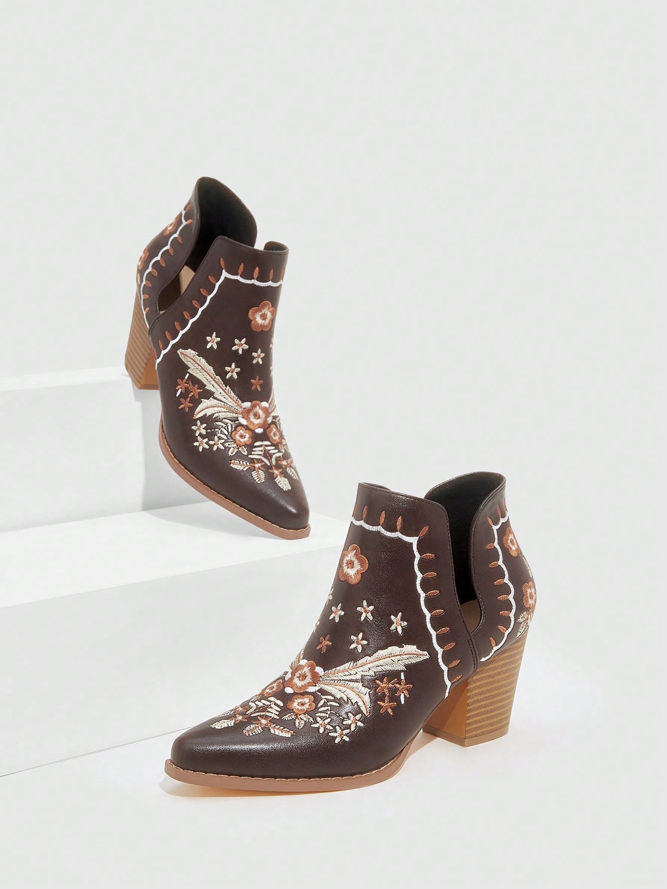 In Coffee Brown Women Fashion Boots