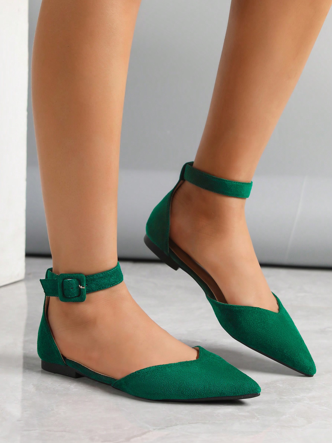 In Green Women Flats