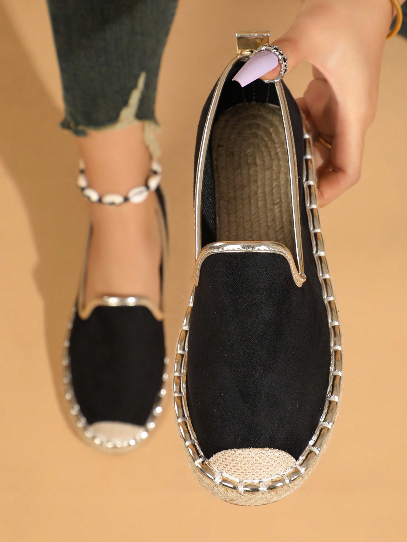 In Black Women Flats