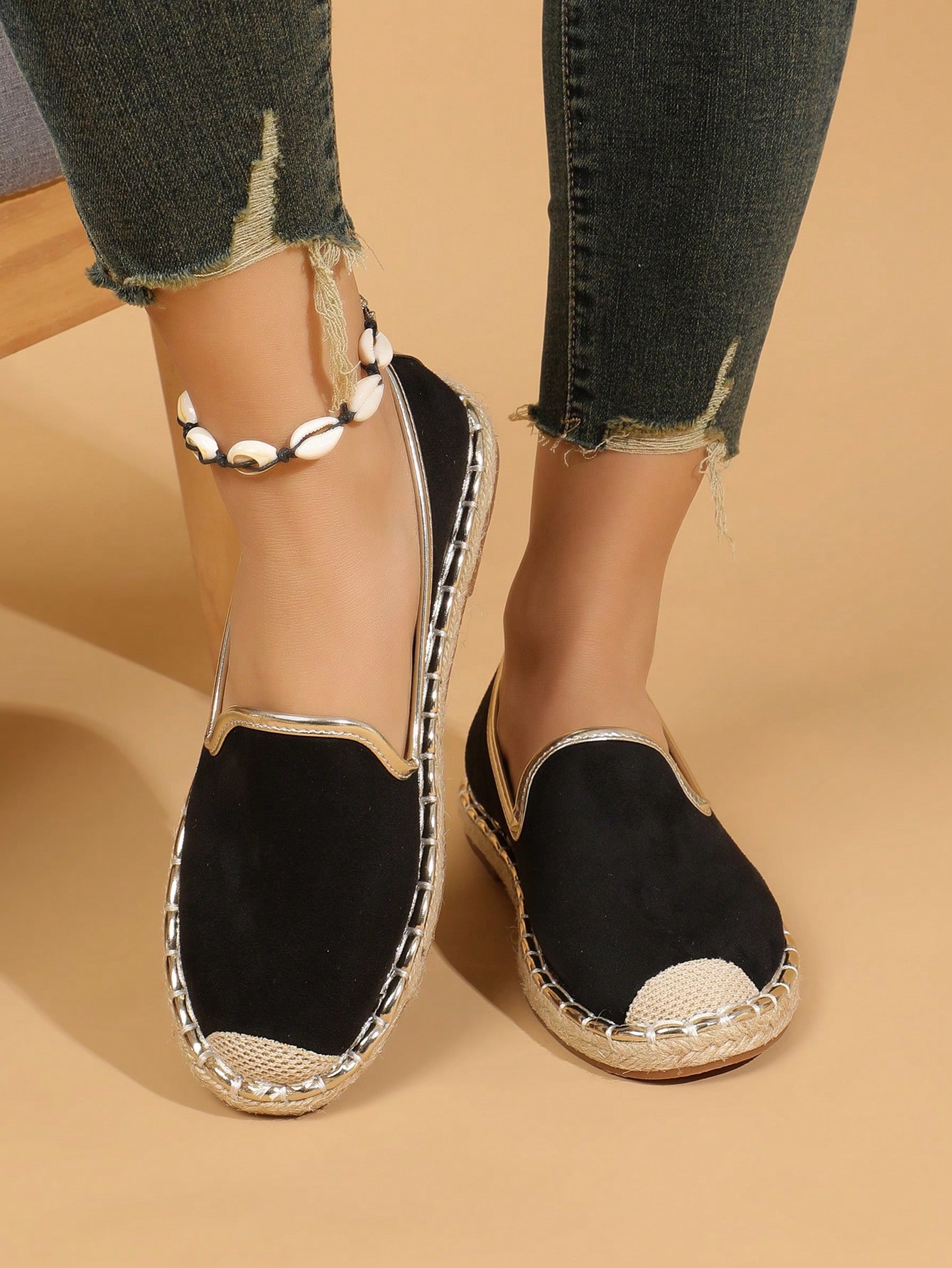 In Black Women Flats