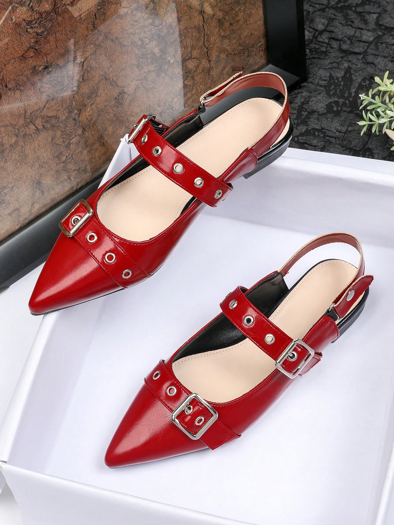 In Red Women Flats