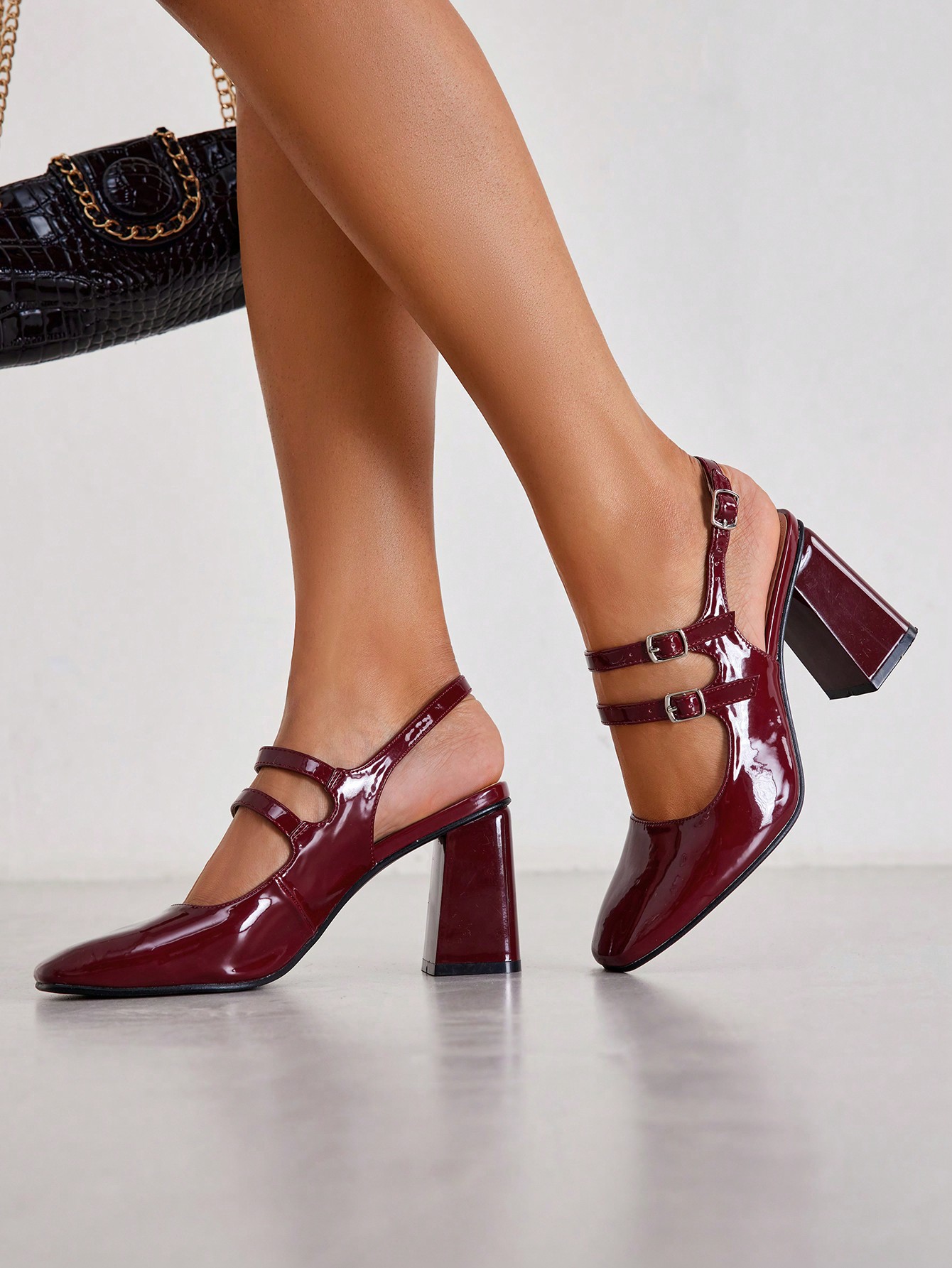 In Burgundy Women Pumps