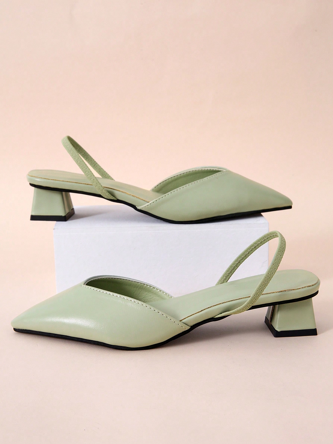 In Green Women Pumps