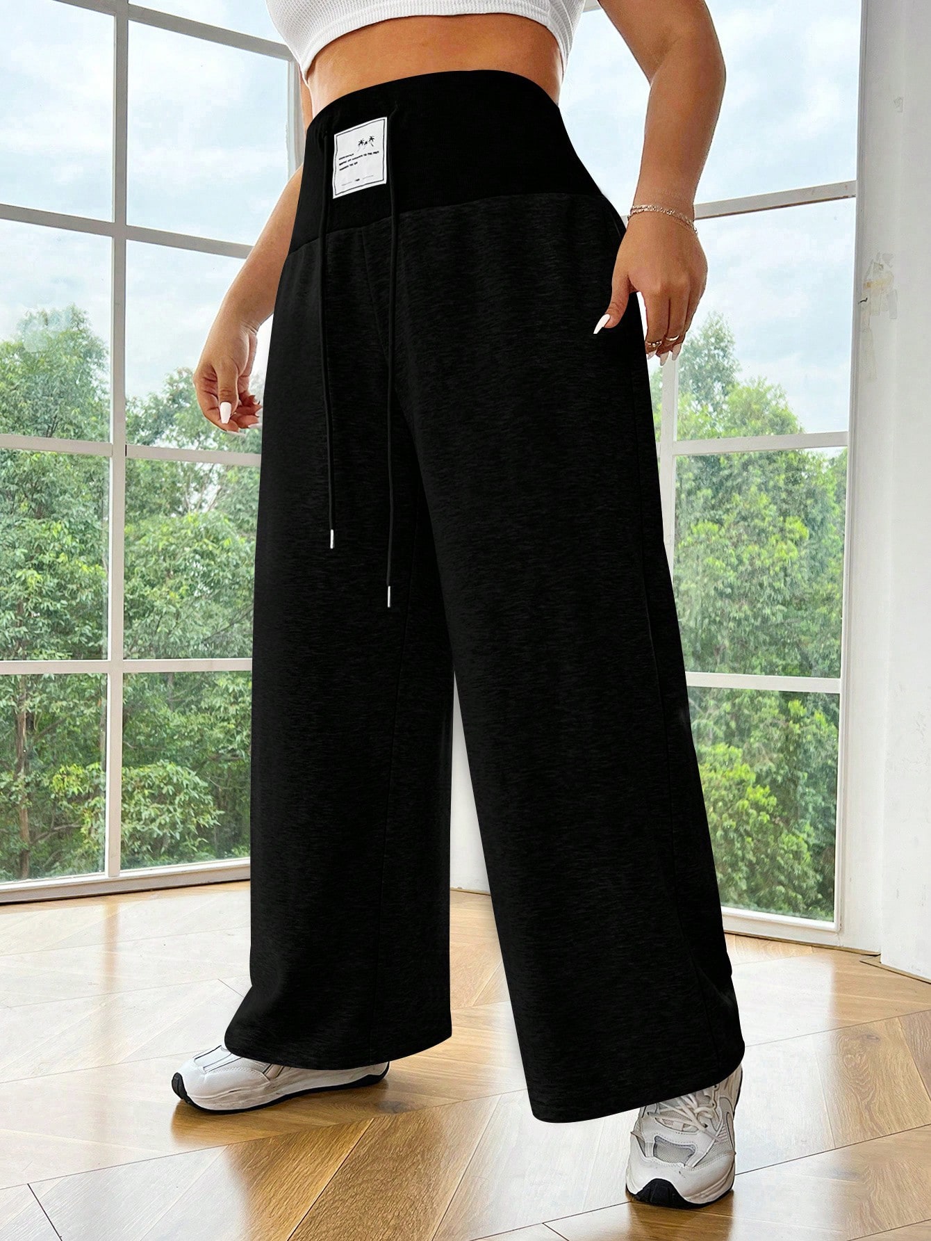 In Black Plus Size Sweatpants