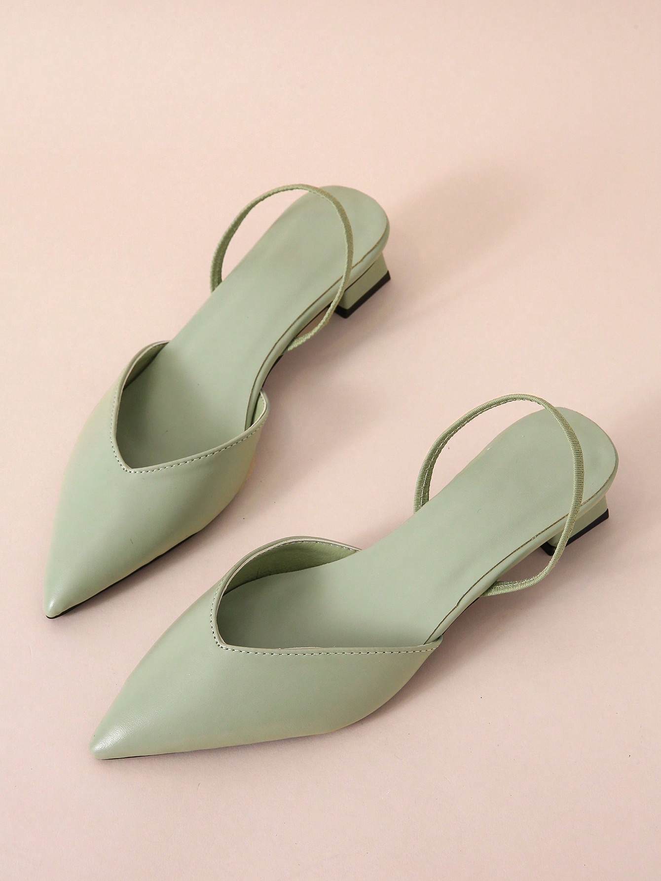 In Green Women Pumps