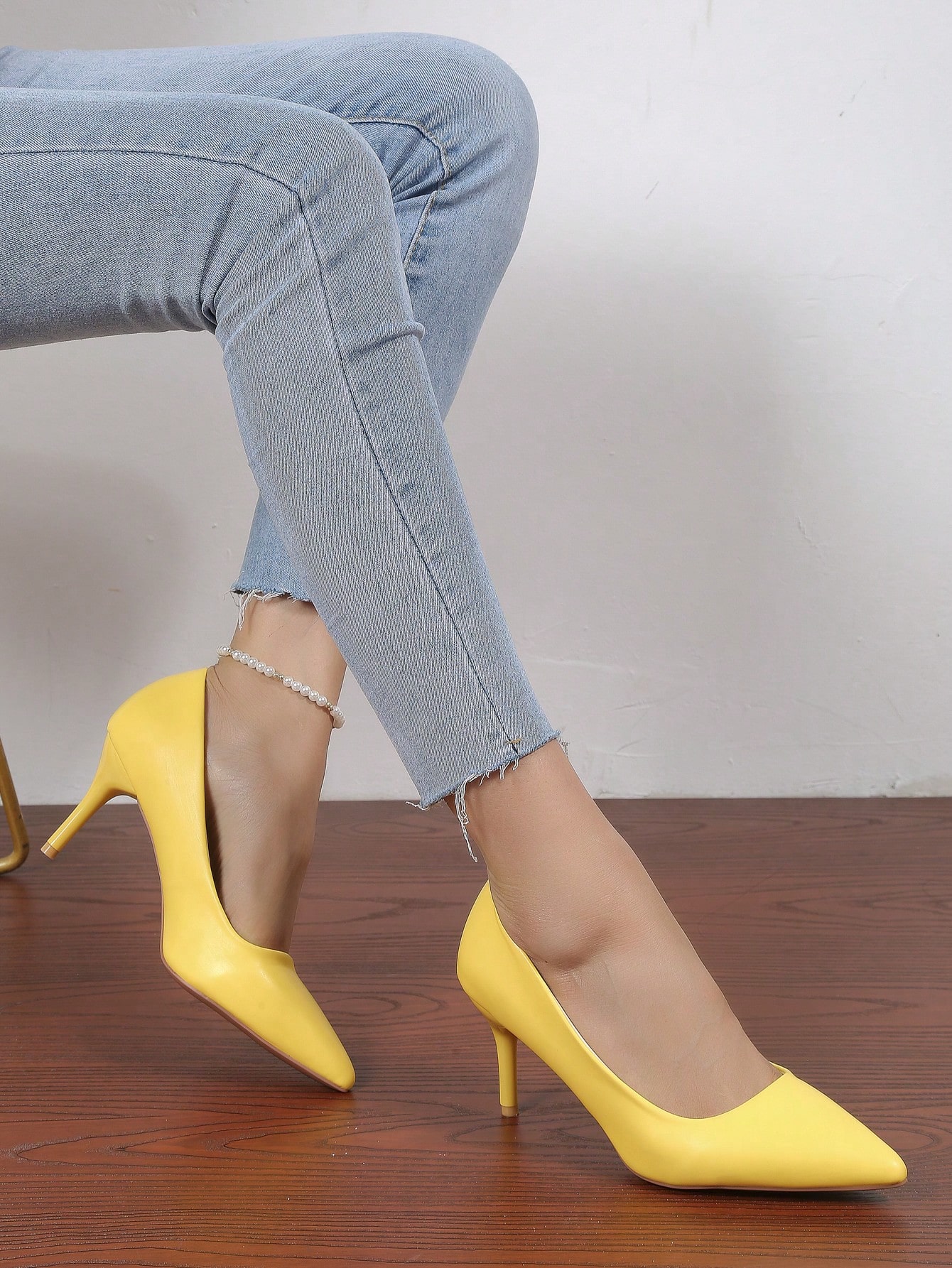 In Yellow Women Pumps