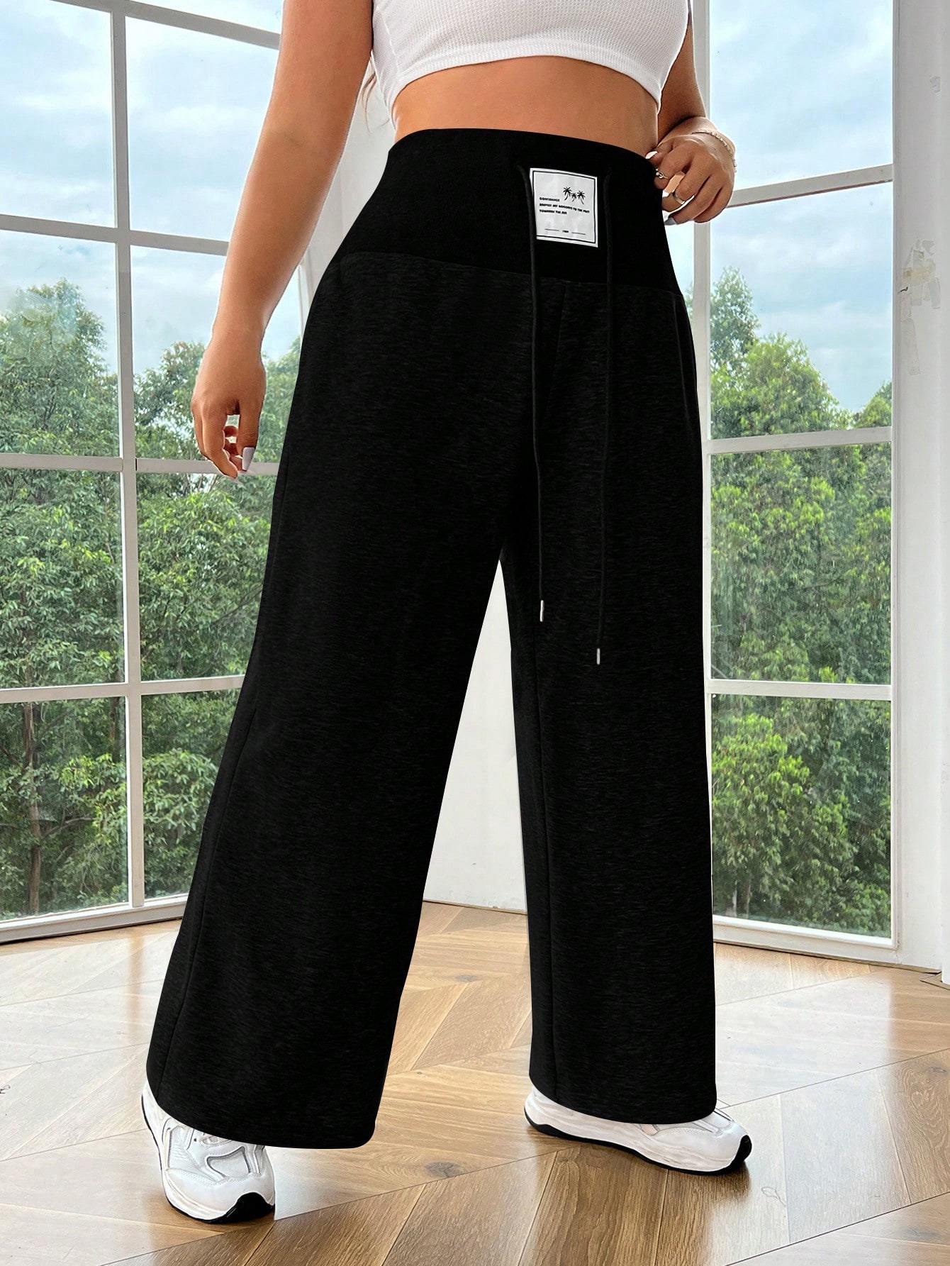 In Black Plus Size Sweatpants