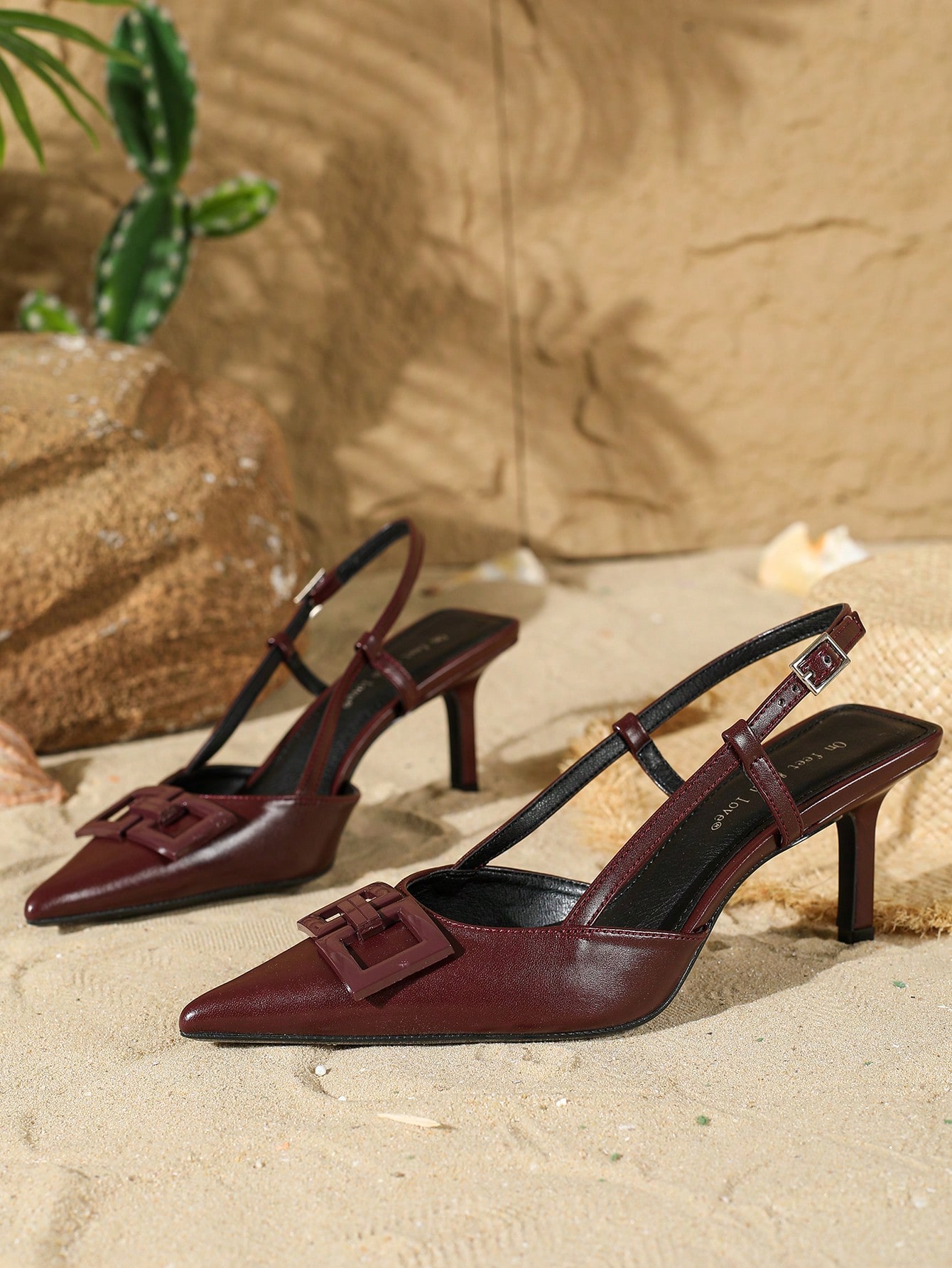 In Burgundy Women Pumps