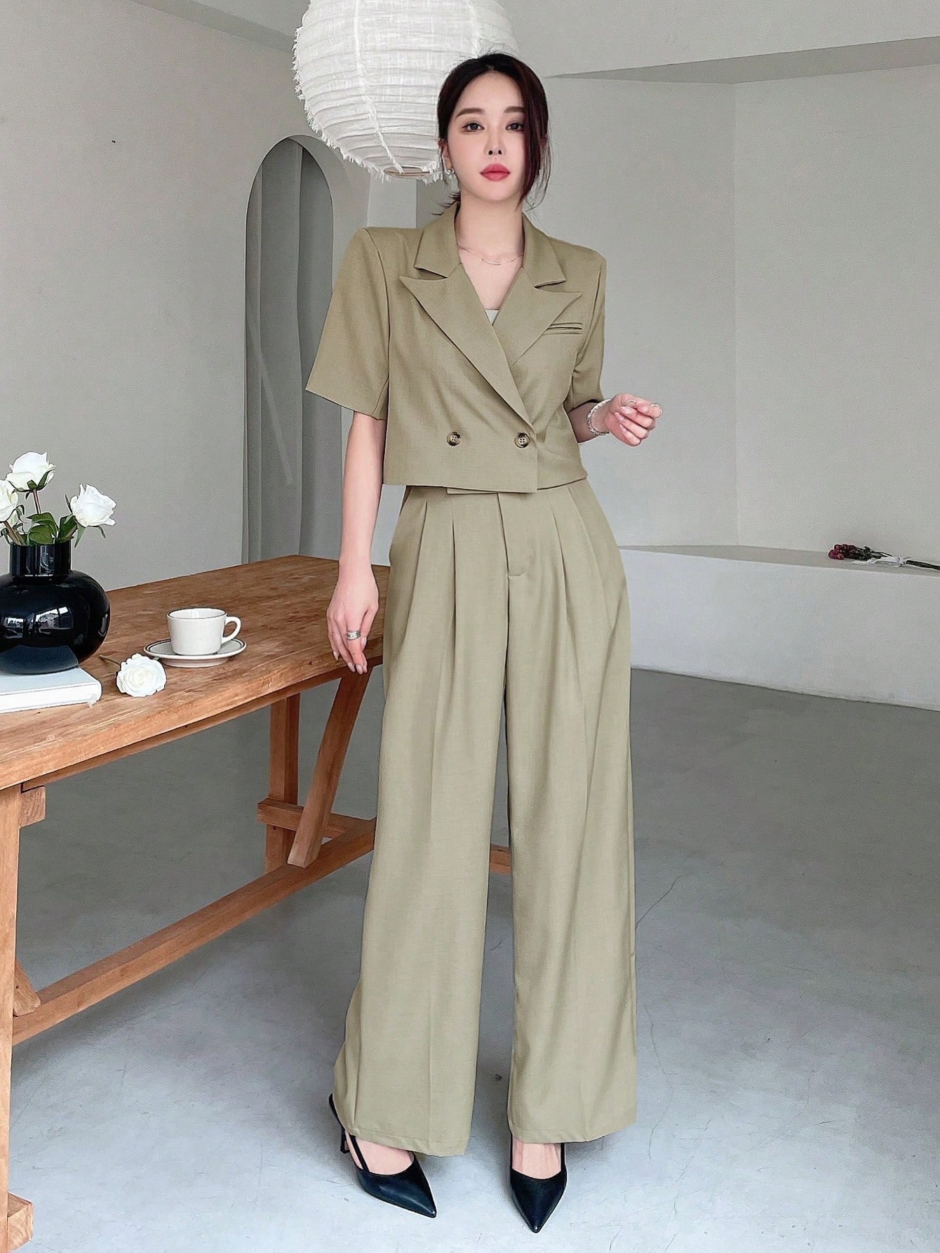 In Short Sleeve Women Suit Sets