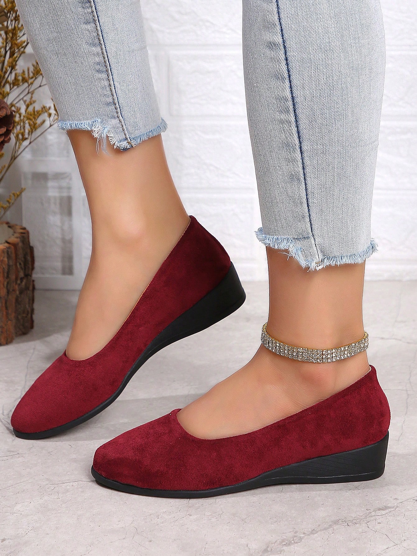 In Burgundy Women Flats