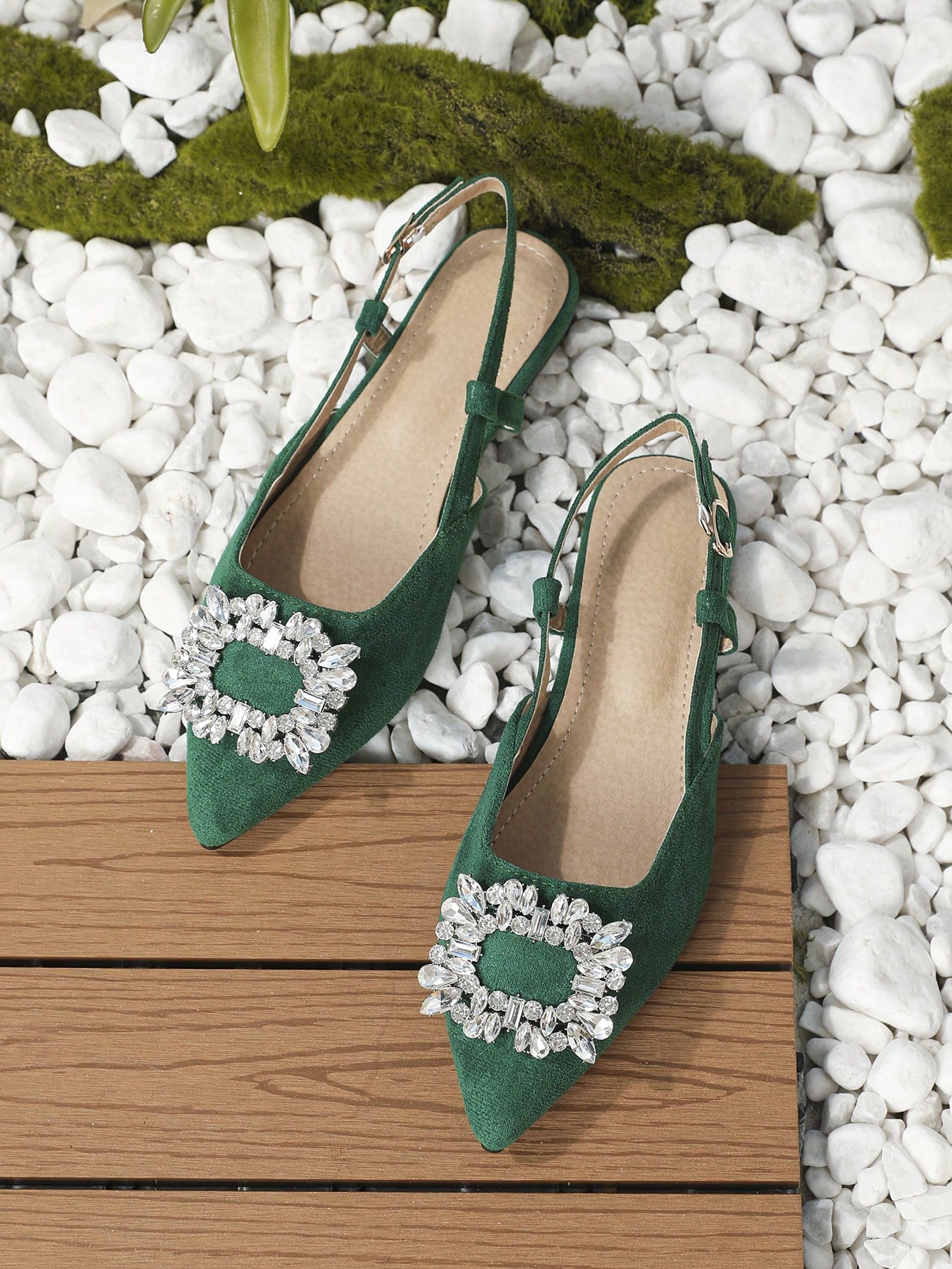 In Green Women Flats