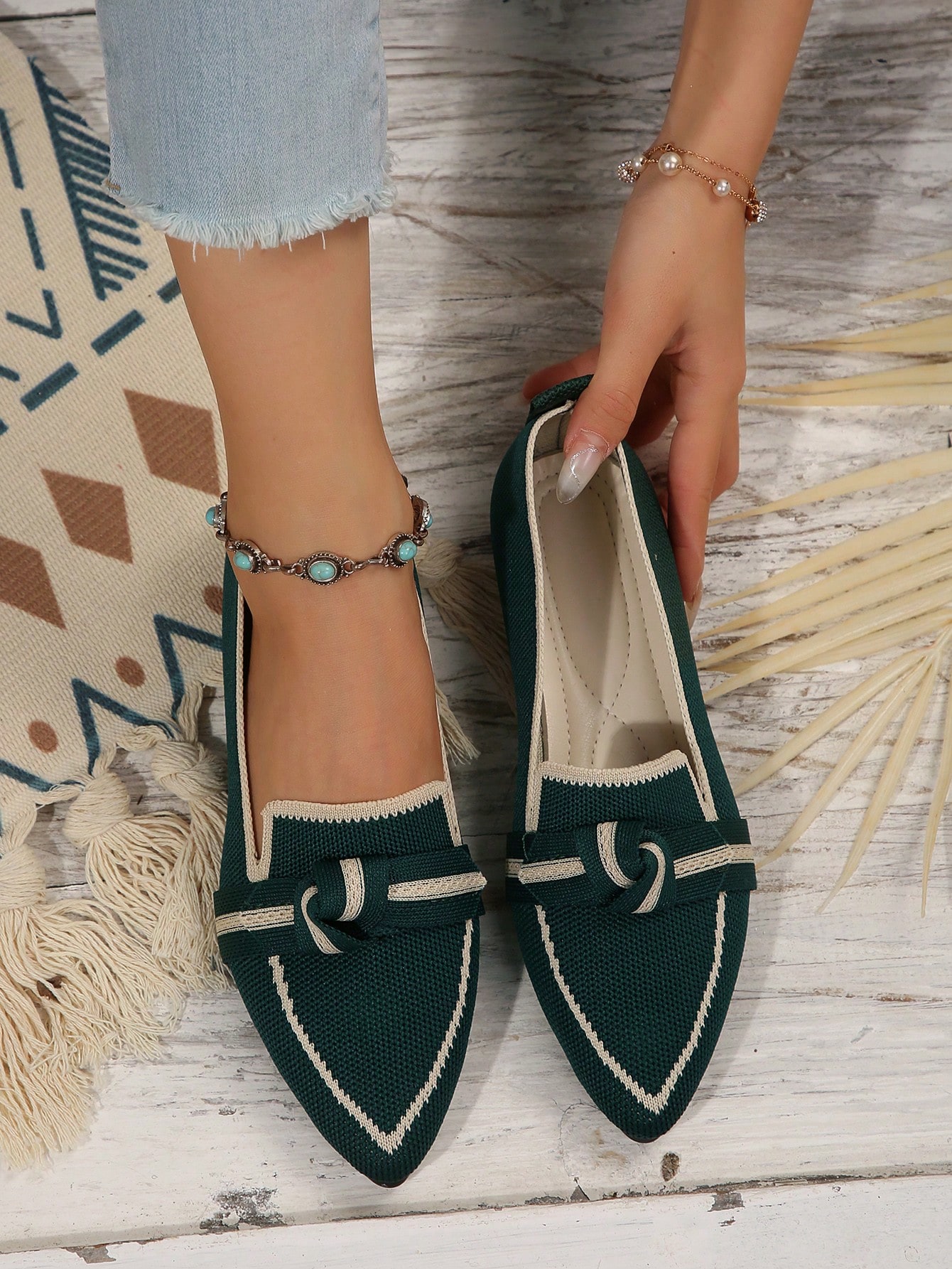 In Green Women Flats