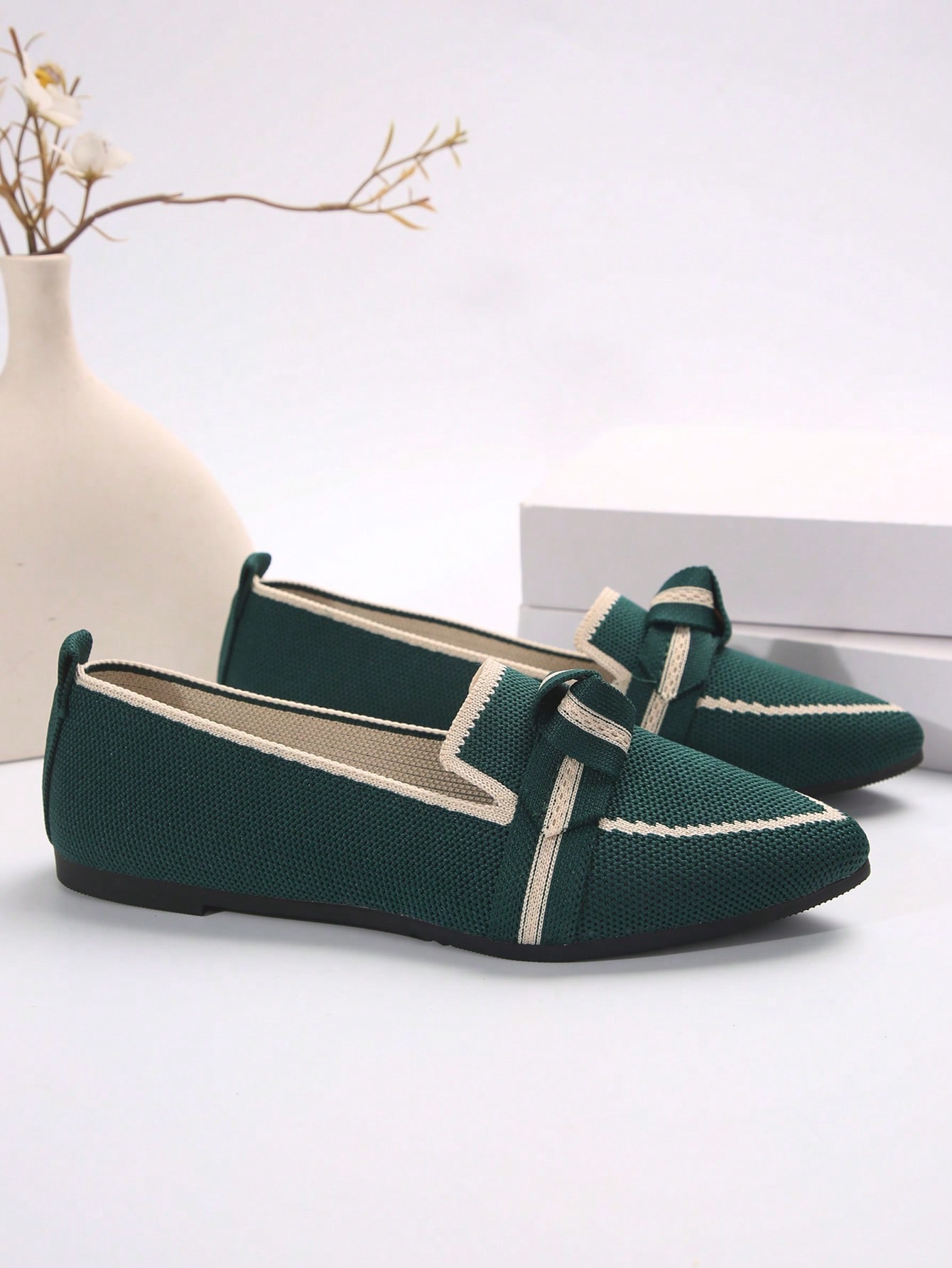 In Green Women Flats