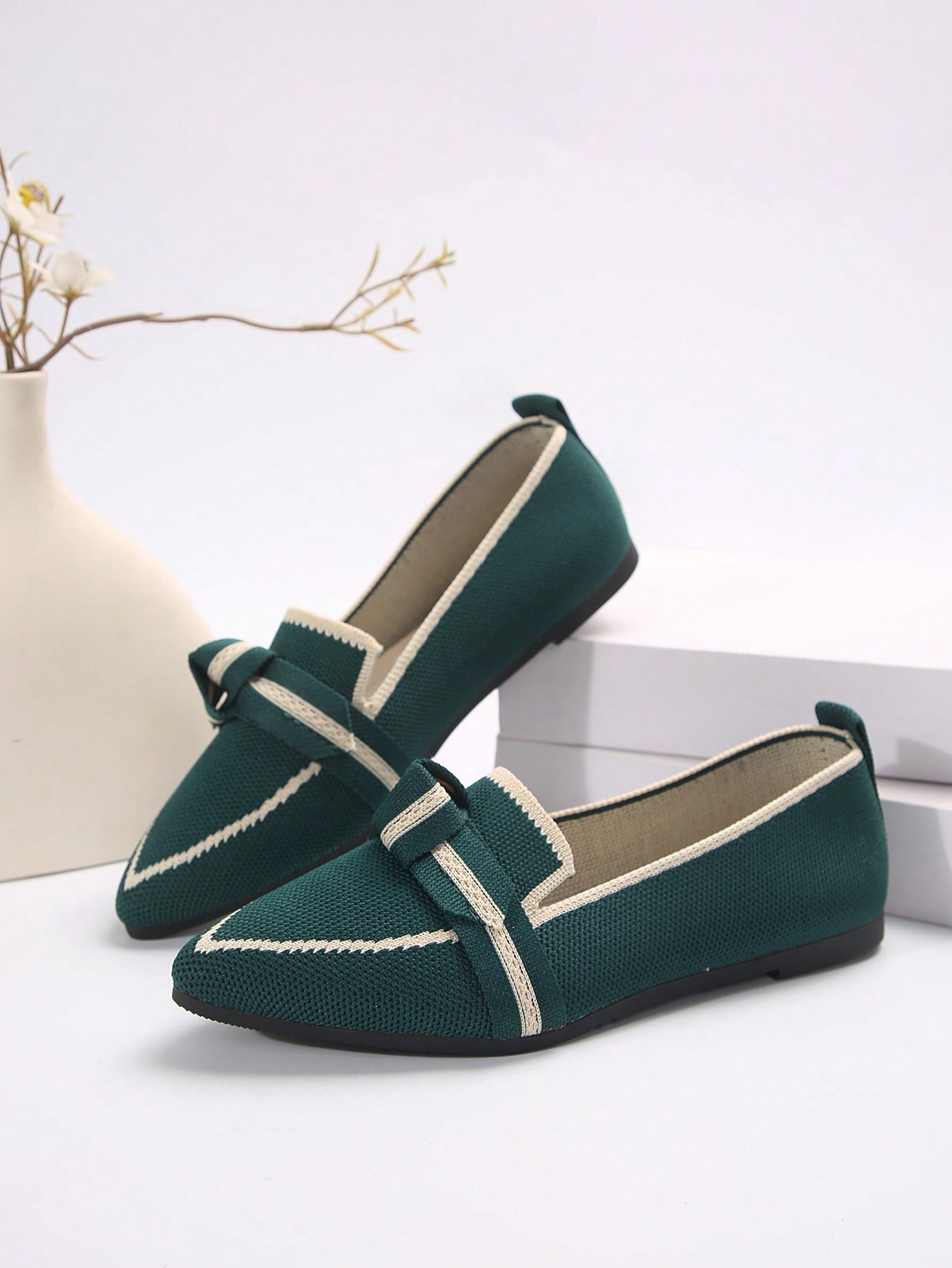 In Green Women Flats