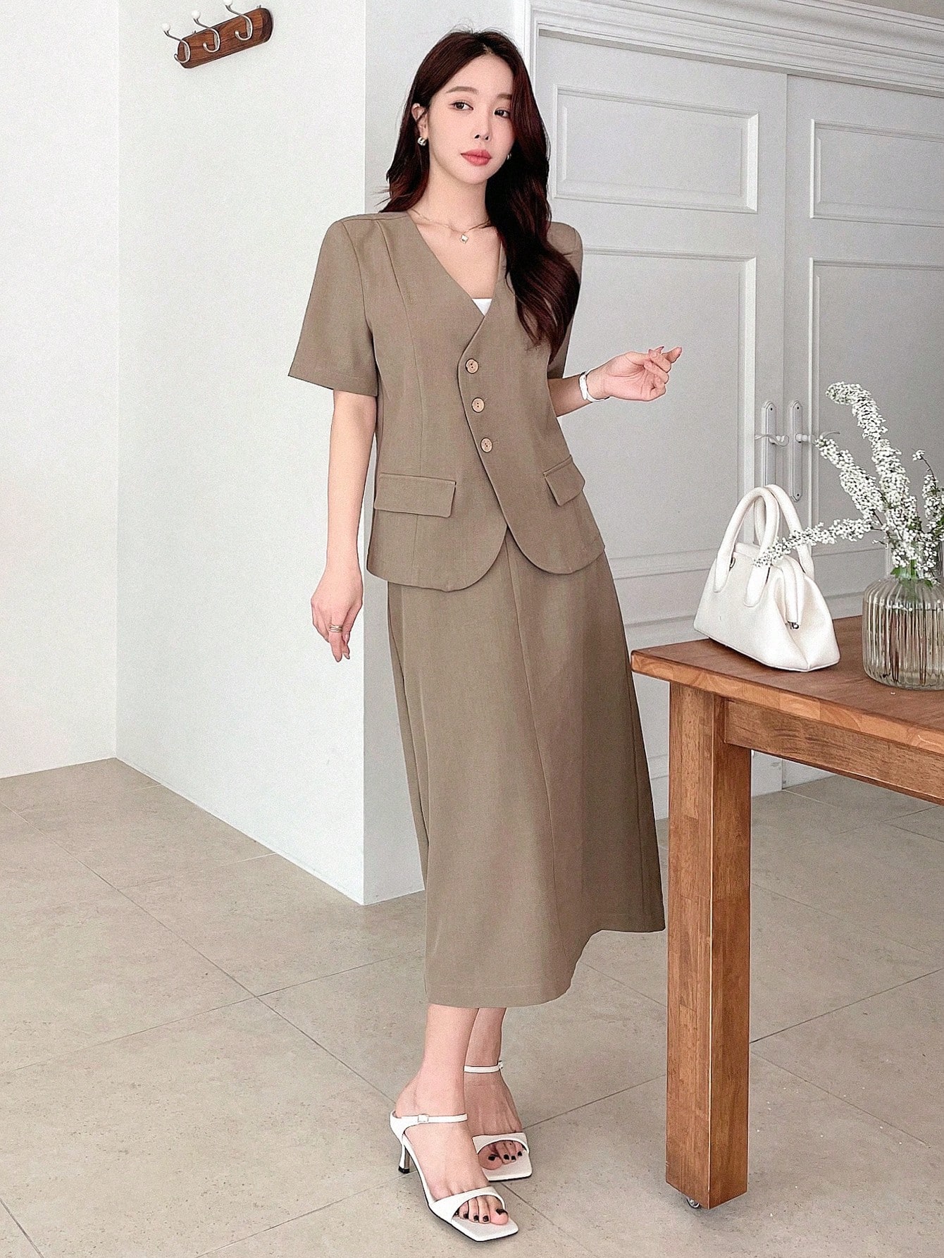 In Short Sleeve Women Suit Sets