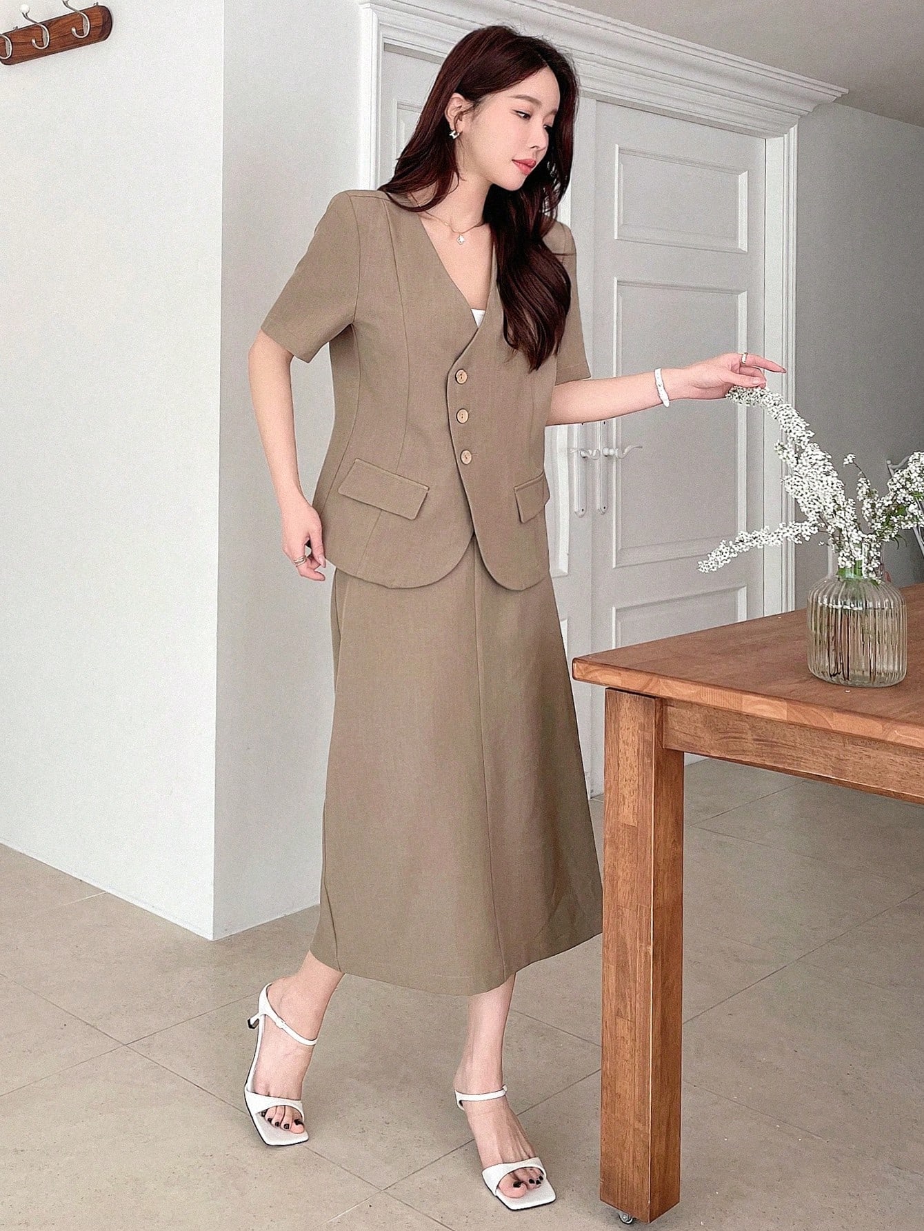 In Short Sleeve Women Suit Sets