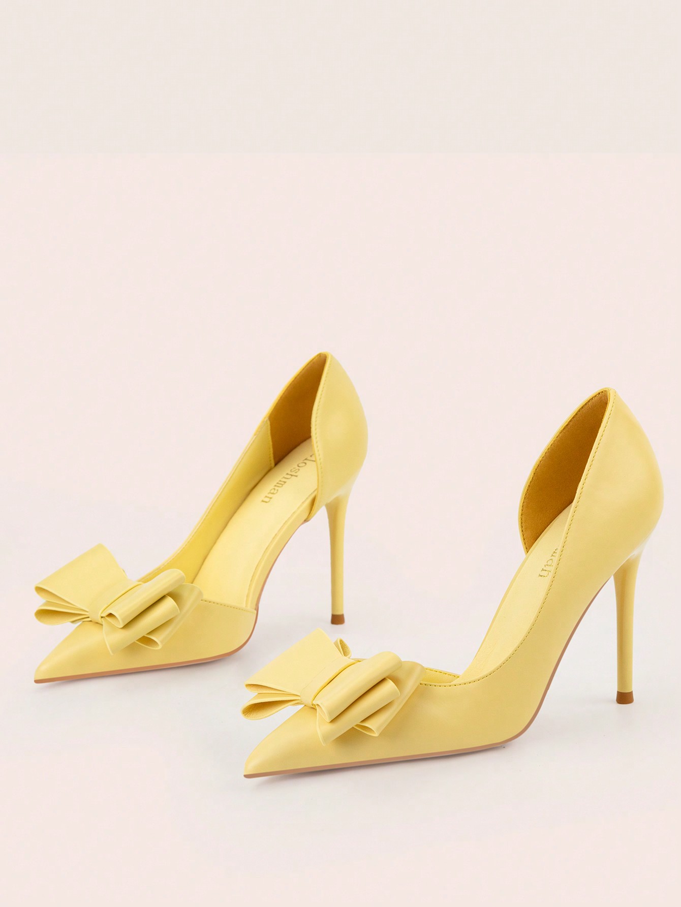 In Yellow Women Pumps