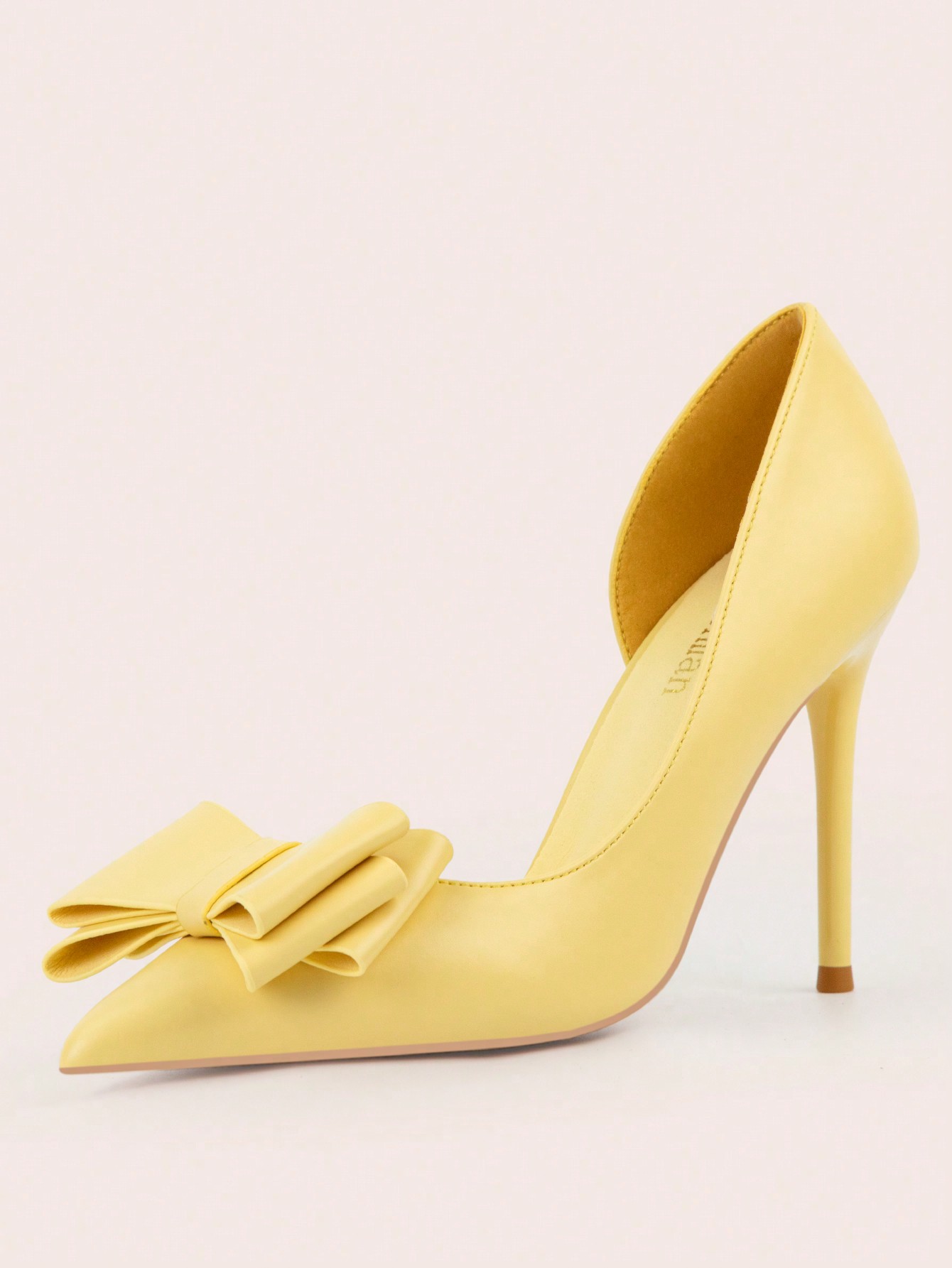 In Yellow Women Pumps