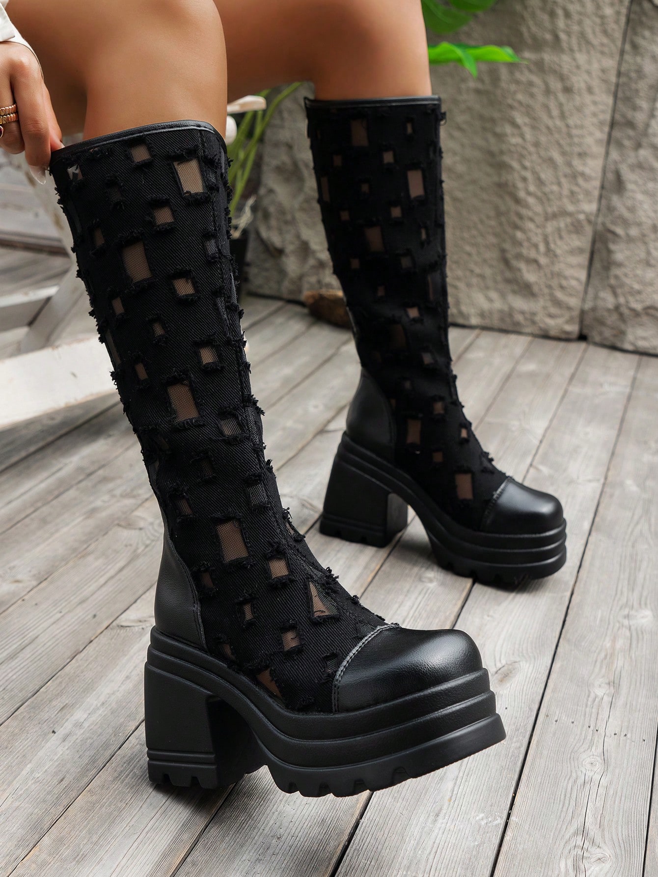 In Black Women Knee-High Boots