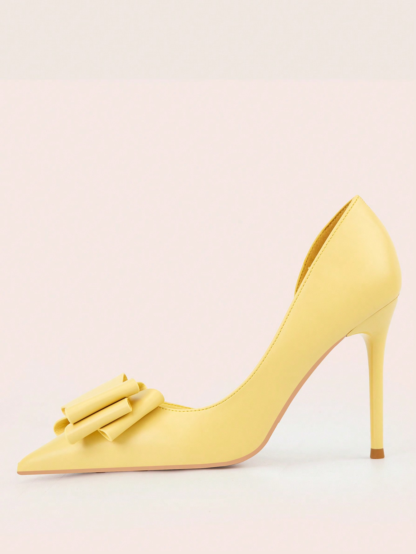 In Yellow Women Pumps