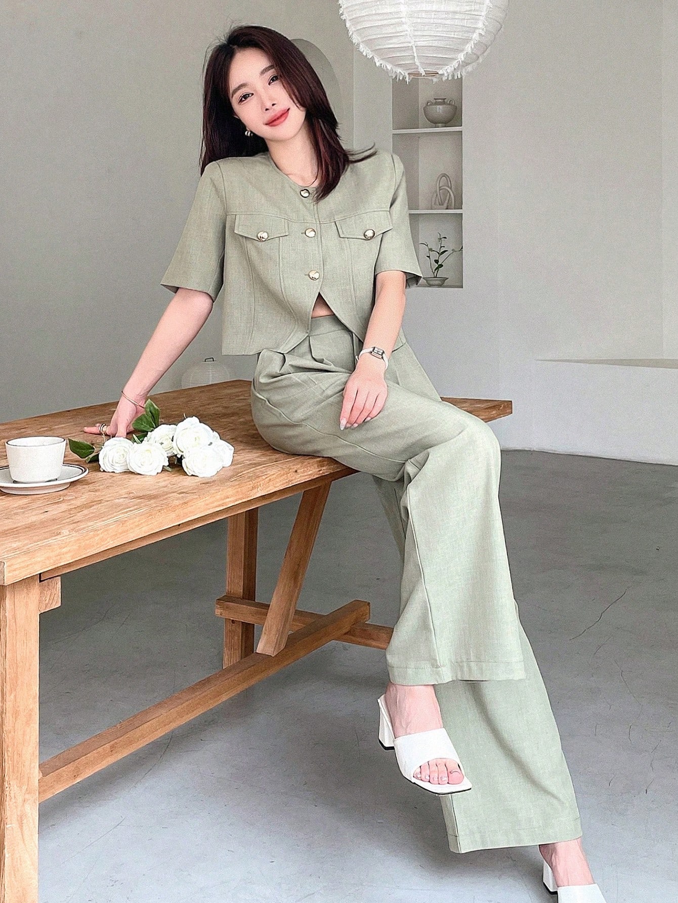 In Short Sleeve Women Suit Sets