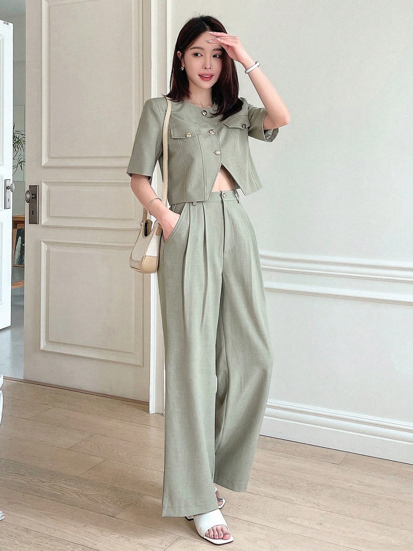 In Short Sleeve Women Suit Sets