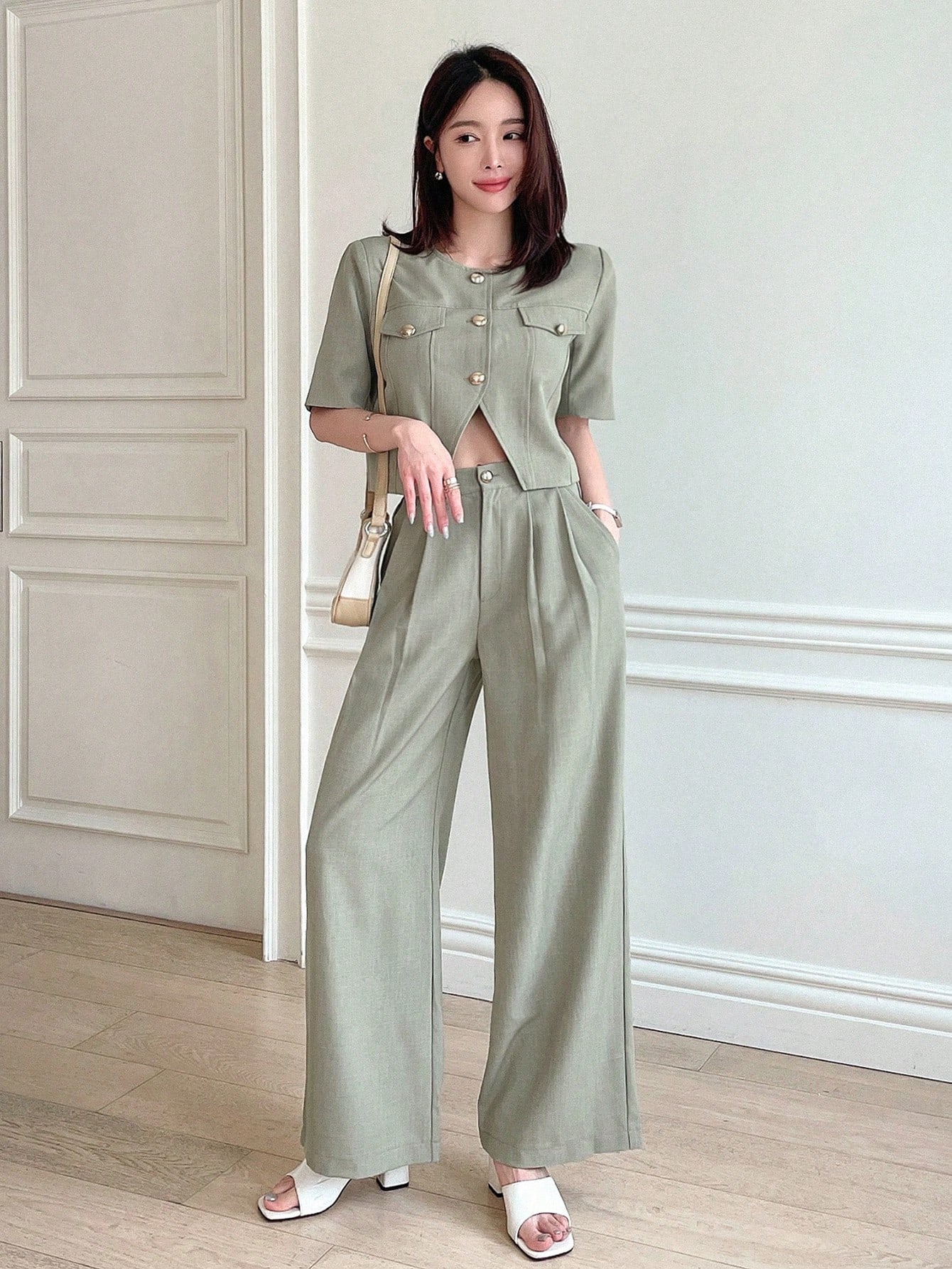 In Short Sleeve Women Suit Sets