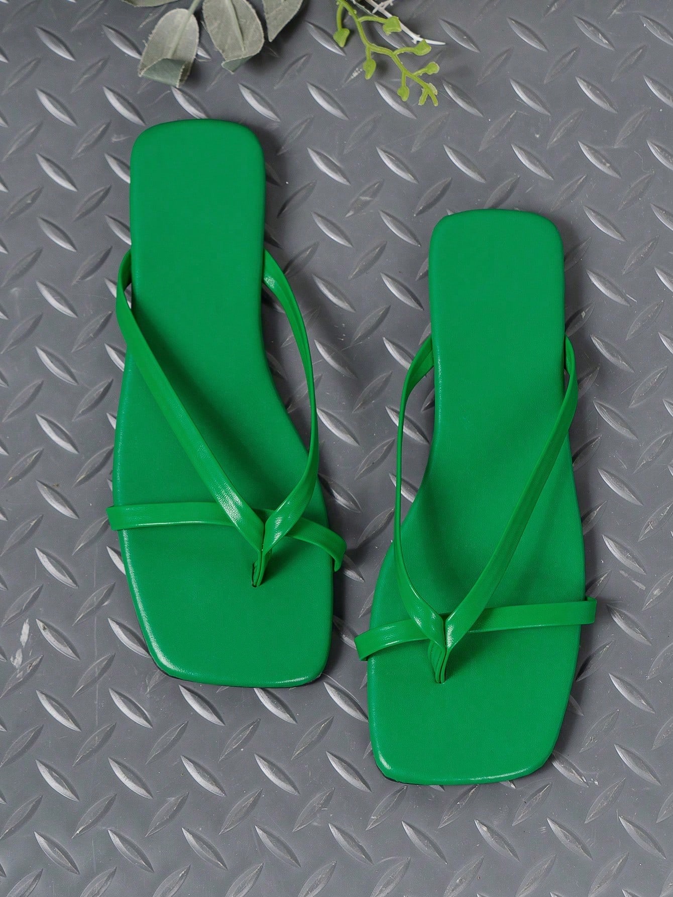 In Green Women Flat Sandals