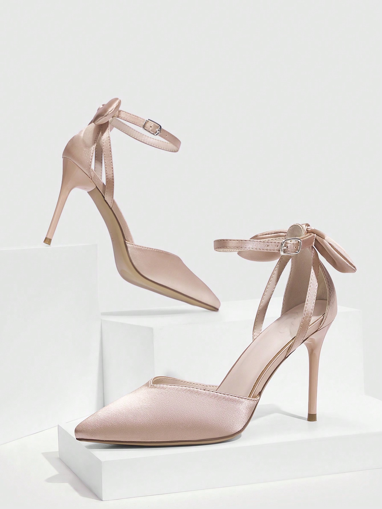 In Dusty Pink Women Pumps