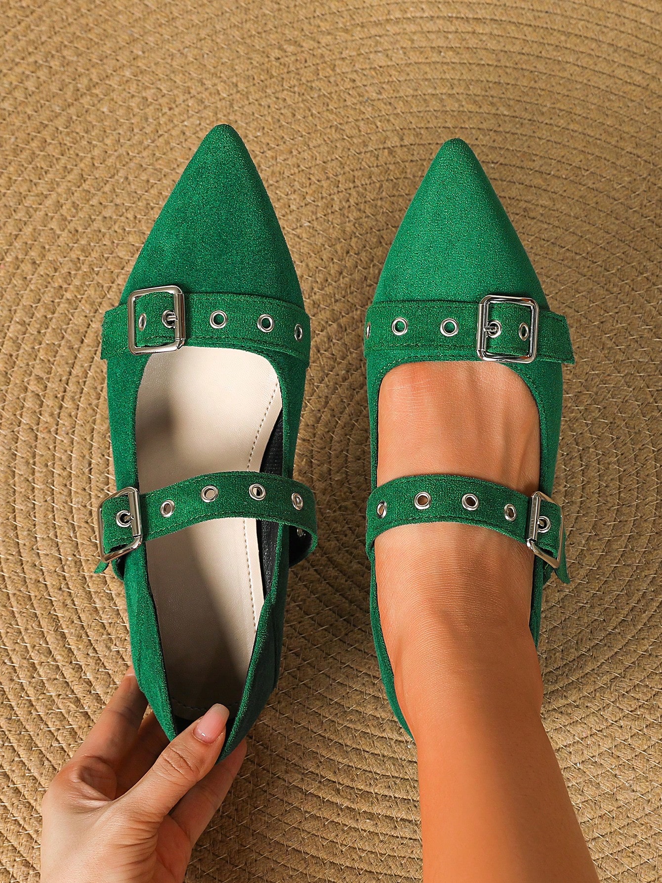 In Green Women Flats