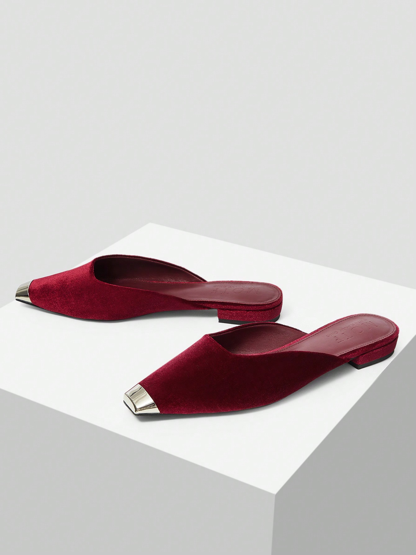 In Burgundy Women Flats