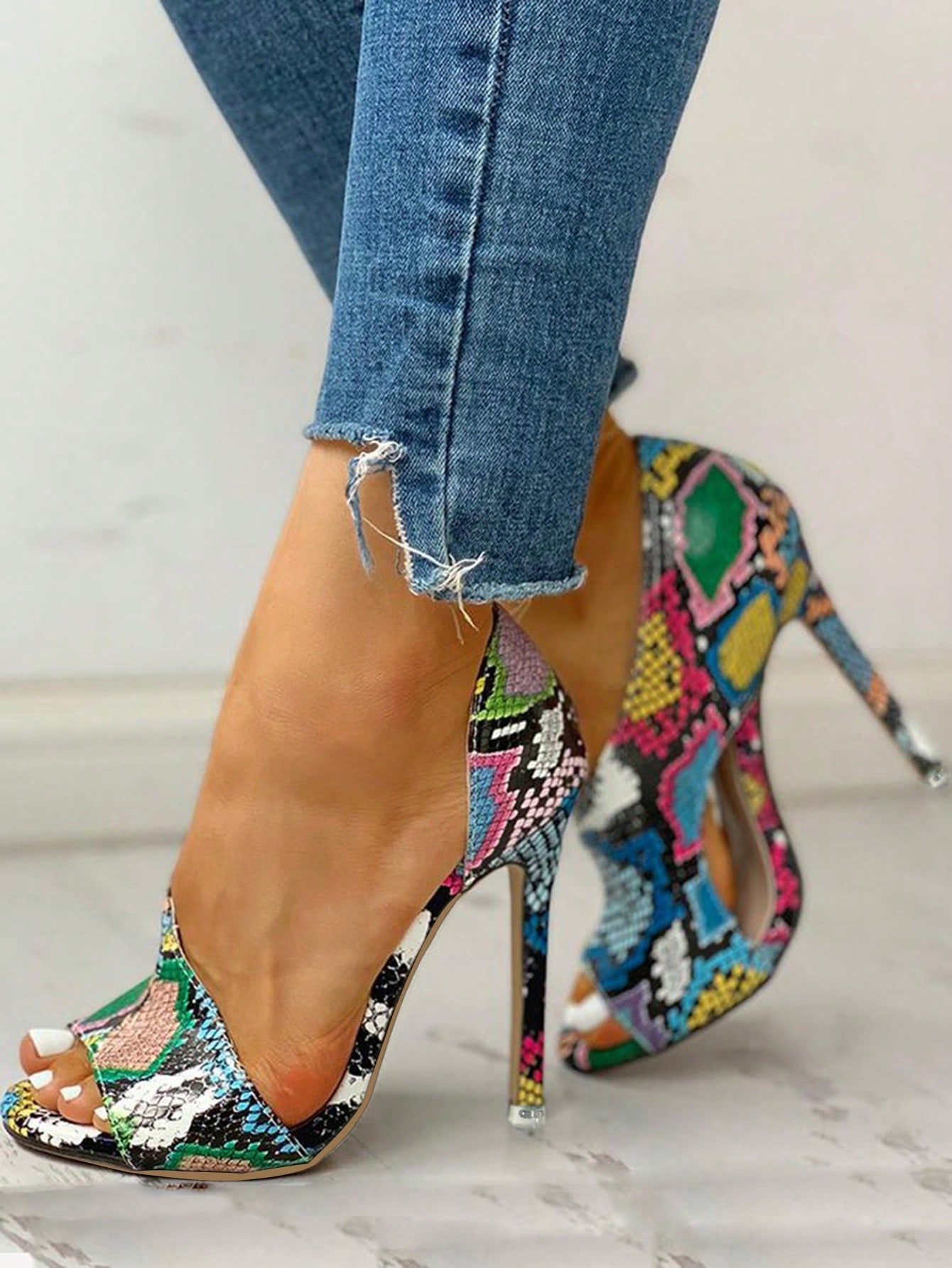 In Multicolor Women Pumps