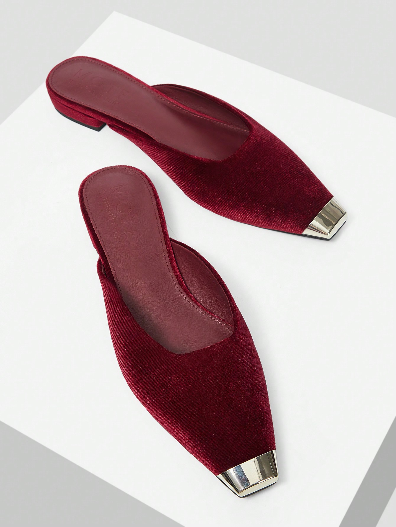 In Burgundy Women Flats