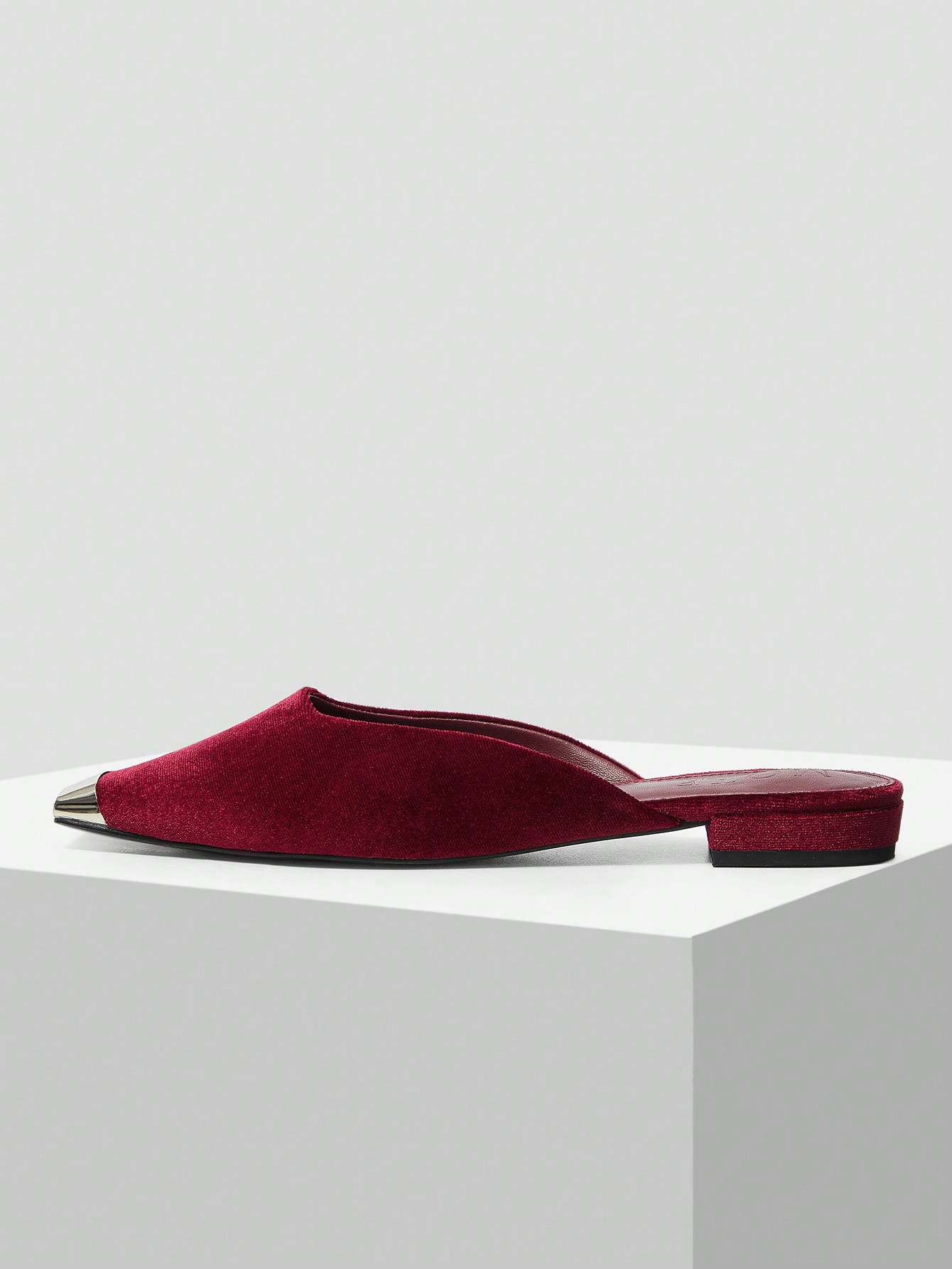 In Burgundy Women Flats