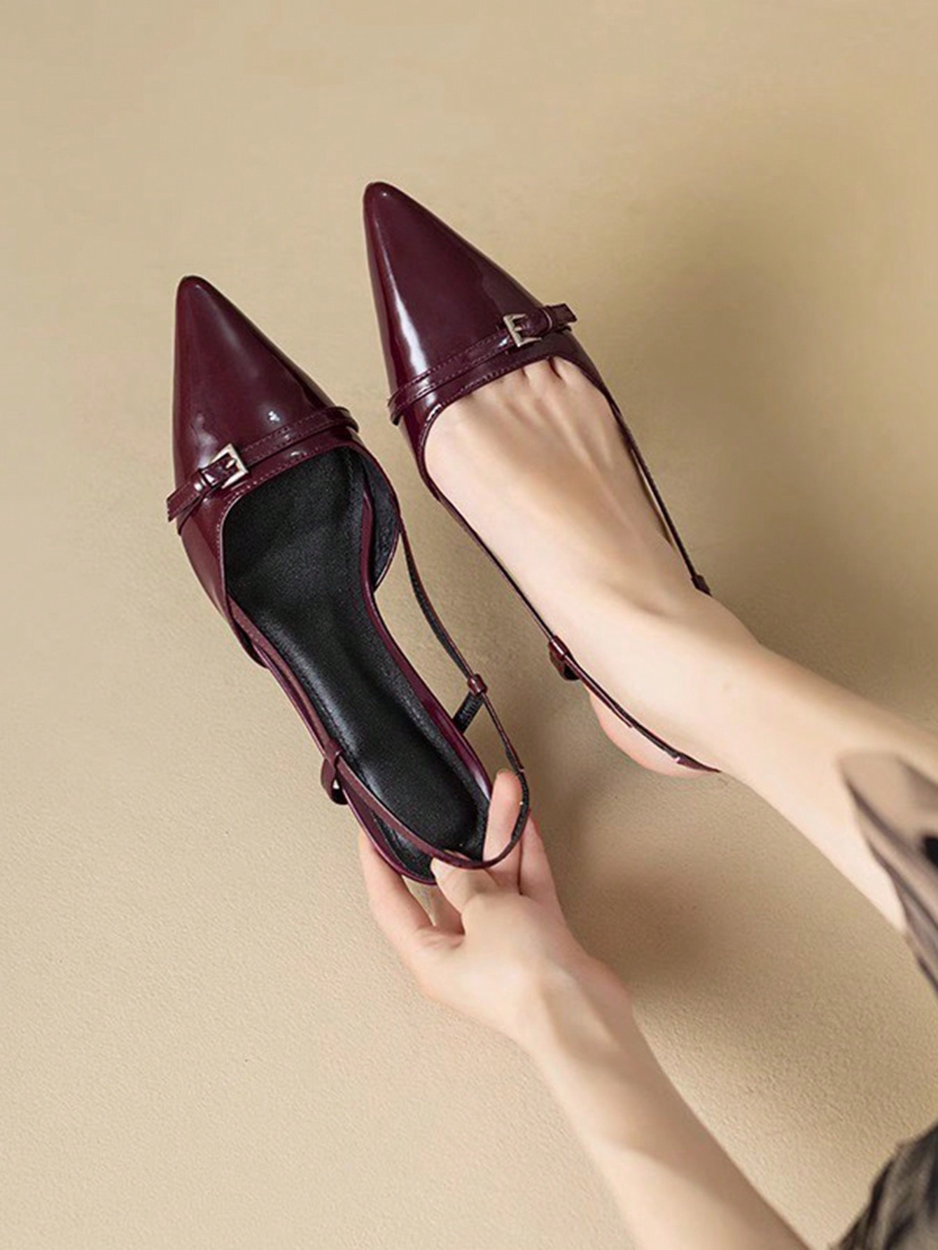 In Burgundy Women Pumps