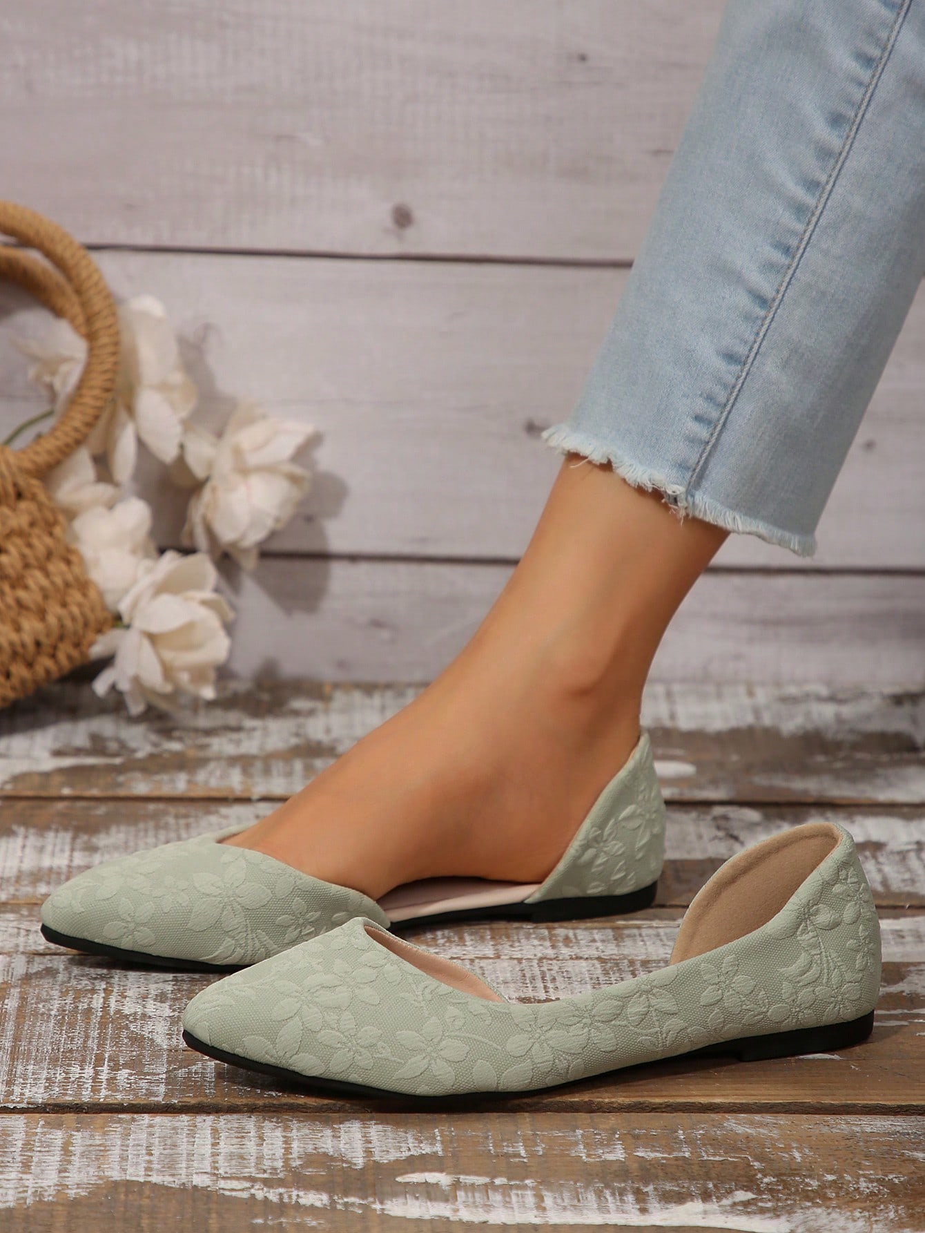 In Green Women Flats