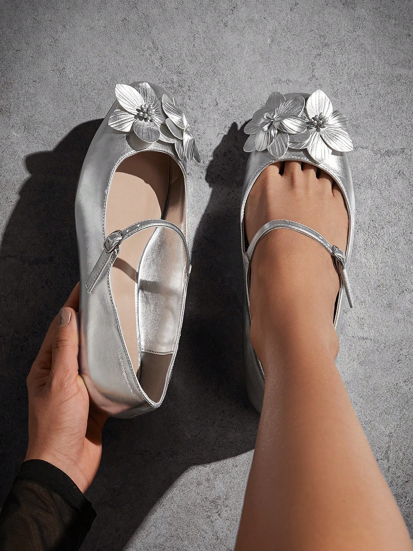 In Silver Women Flats