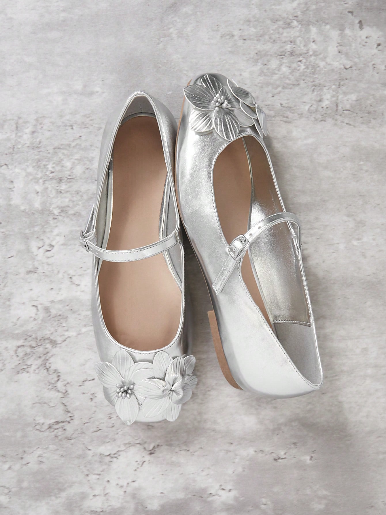 In Silver Women Flats