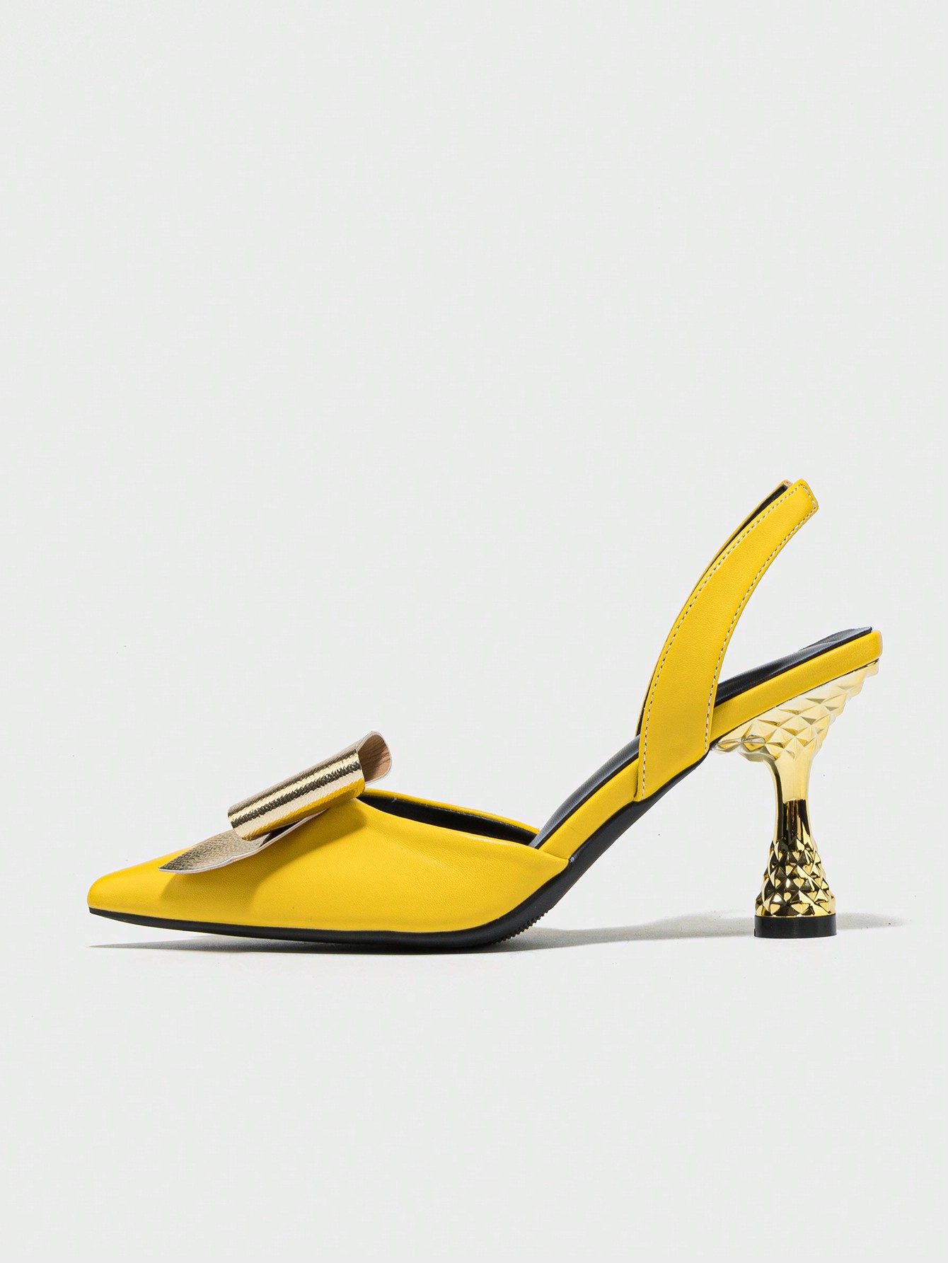 In Yellow Women Pumps